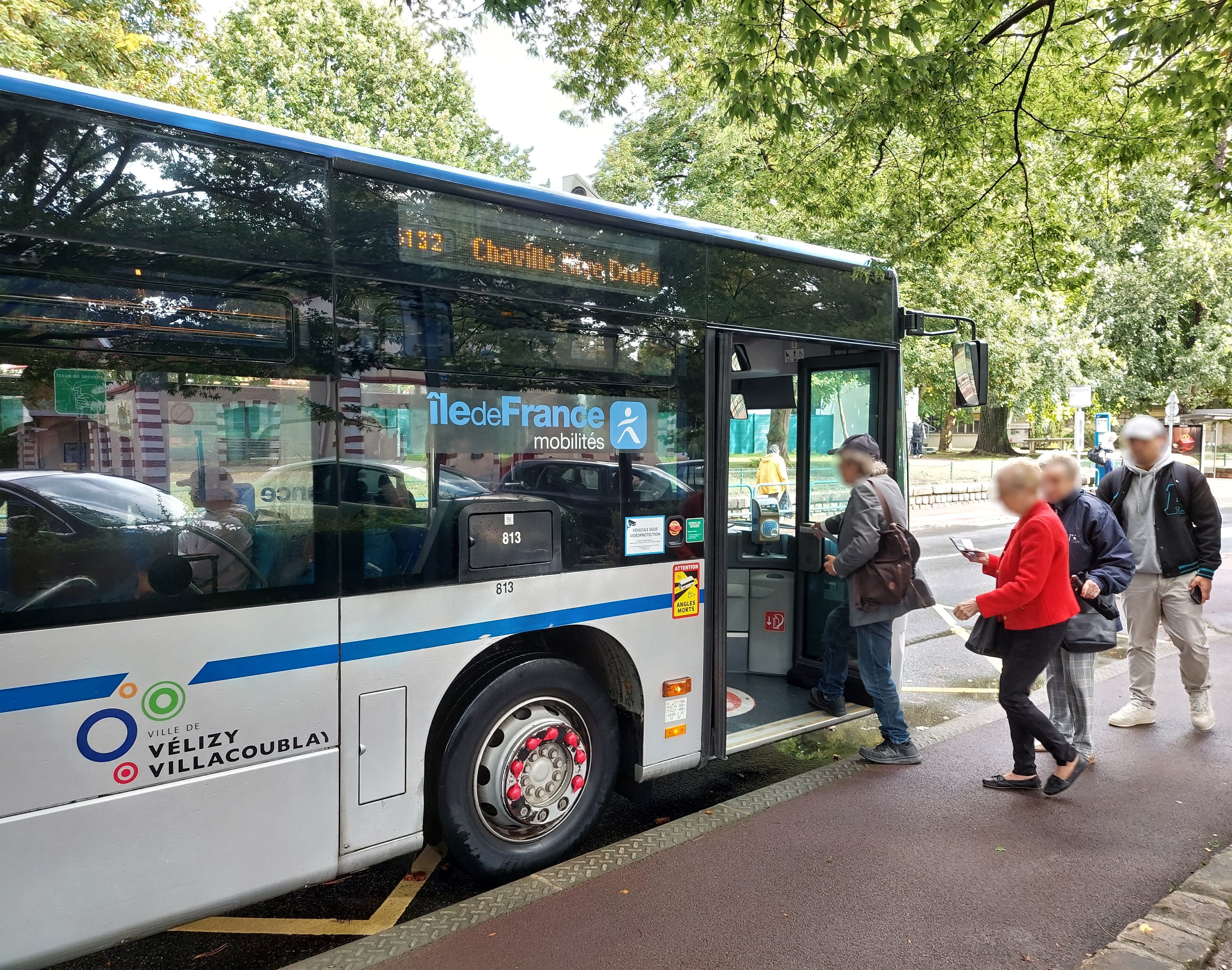 Jouy-en-Josas, le vendredi 22 septembre 2023. Les usagers des bus se plaignent des dysfonctionnement sur les lignes allant vers Versailles et Vélizy. LP/Julie Ménard