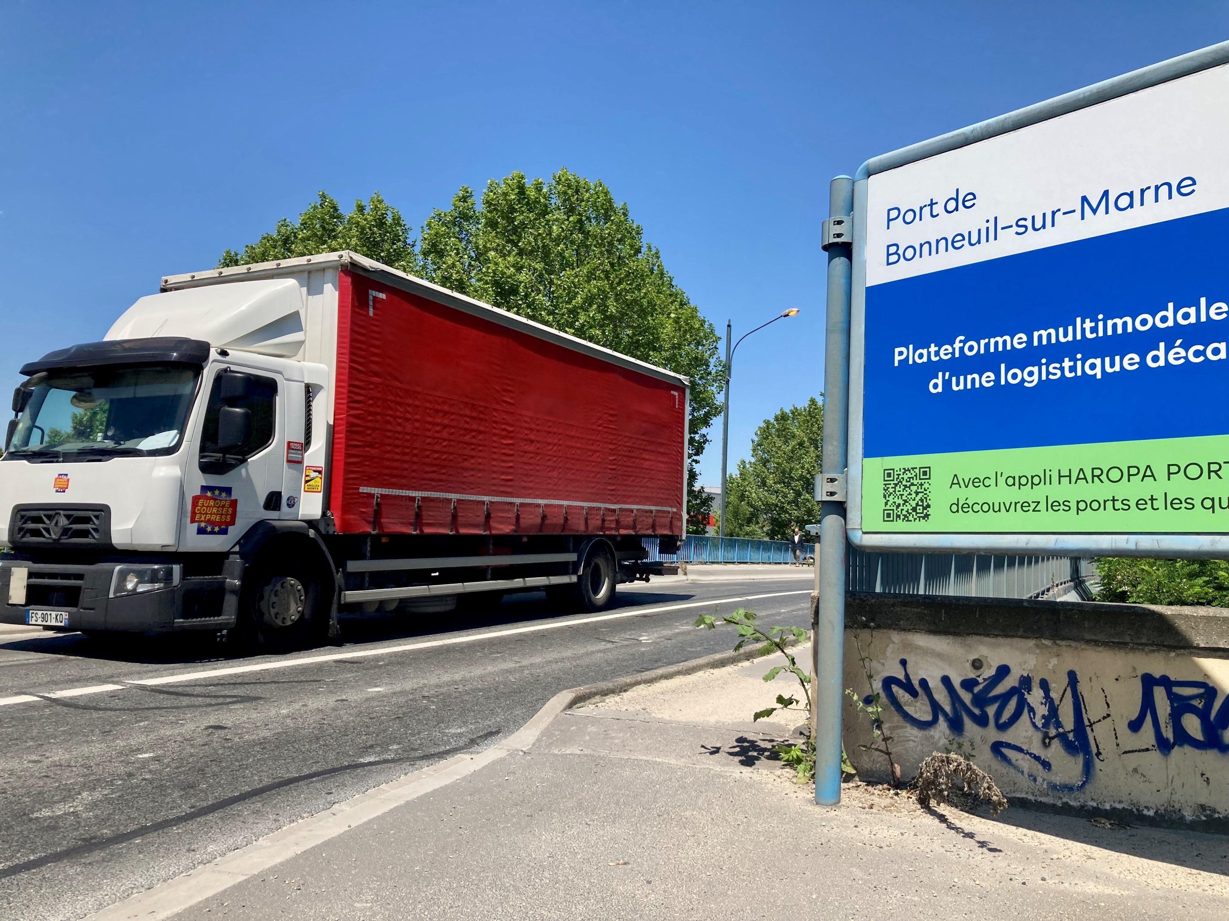 Bonneuil-sur-Marne, le 1er juin 2023. Avec le prolongement de la N 406, les camions seraient moins nombreux sur les routes à Bonneuil ou Créteil. LP/Agnès Vives