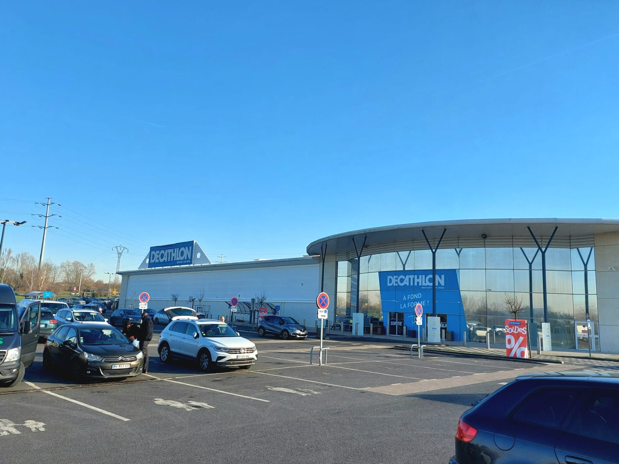 Les faits se sont déroulés sur le parking de Décathlon de Brétigny-sur-Orge (Essonne), ce lundi 15 janvier 2024. LP/Florian Garcia