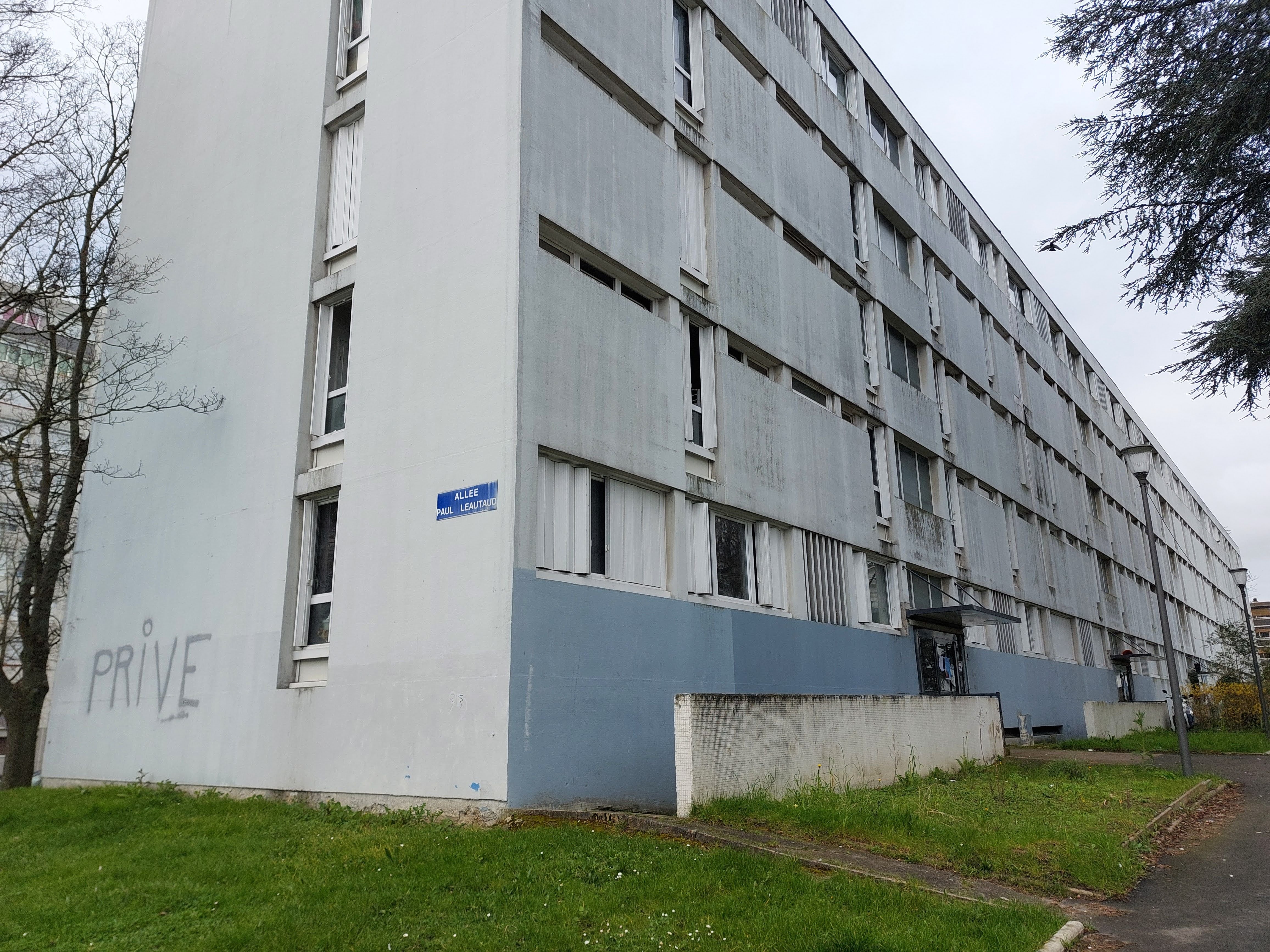 Sarcelles (Val-d'Oise), le 15 mars 2024. Les deux filles de 13 ans ont été séquestrées et violées dans une cave du bâtiment situé au 1, allée Paul-Léautaud. LP/T.C.