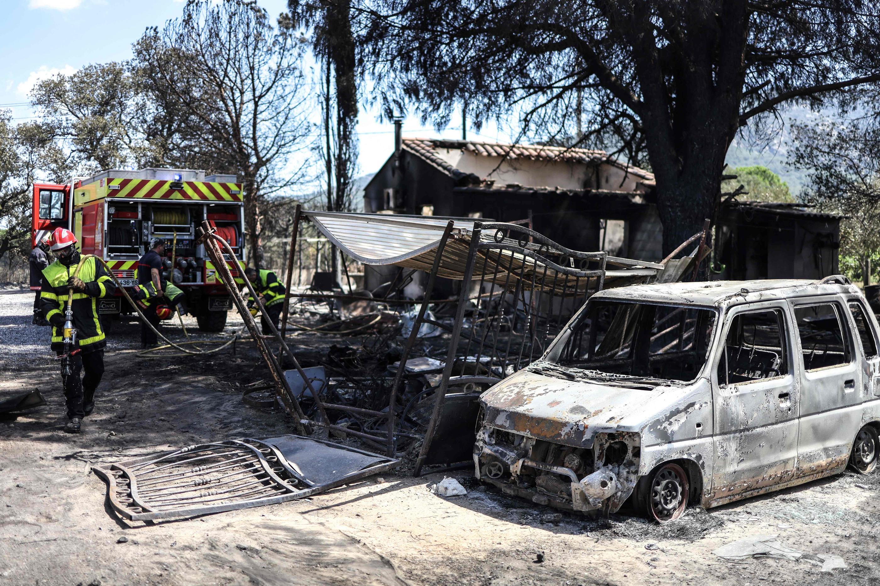 Plusieurs dizaines de maisons de la commune avaient été touchées par les flammes. AFP/Charly Triballeau