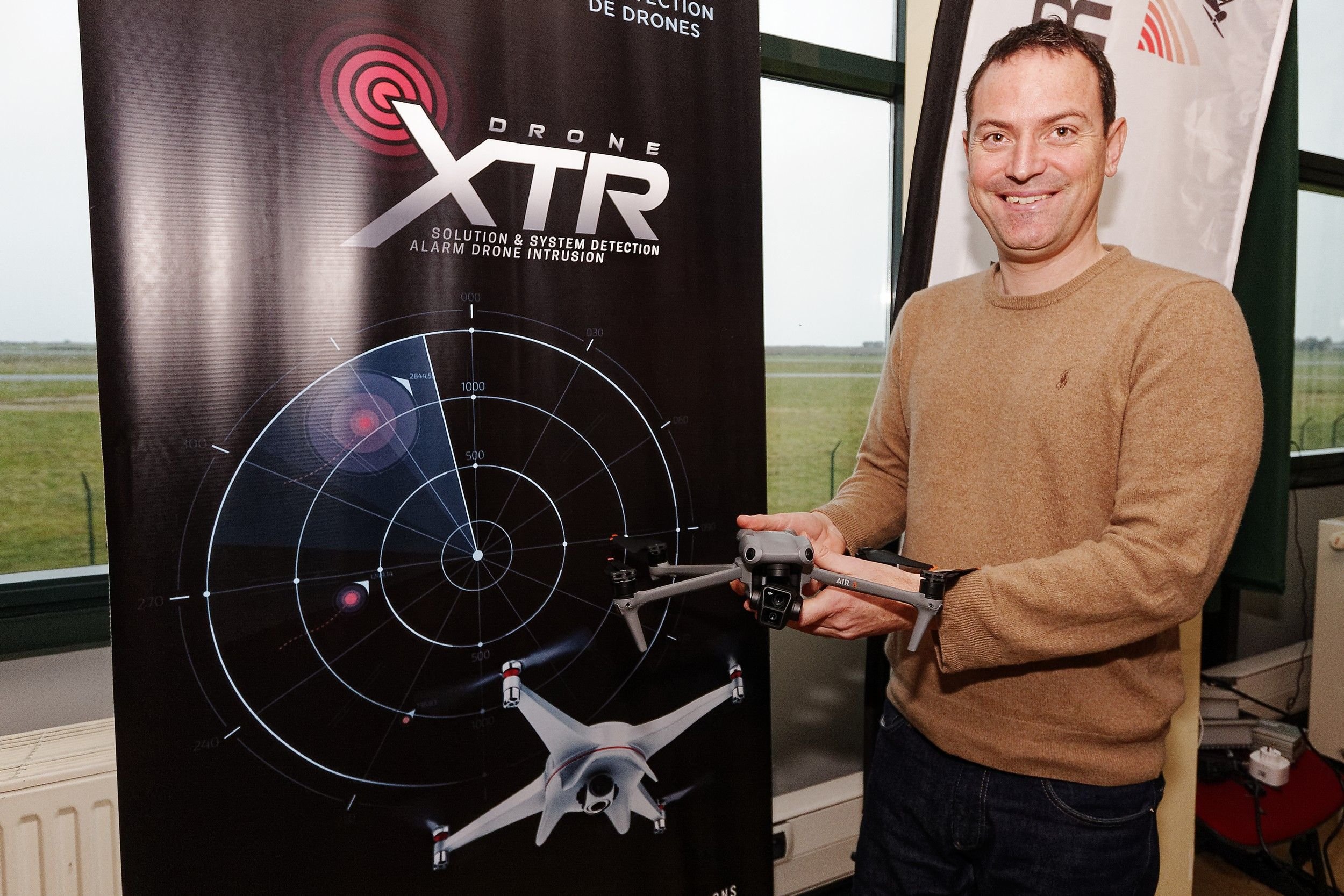 Jean-François Adam et son équipe vont détecter les drones qui survolent les aéroports de Nice et de Marseille