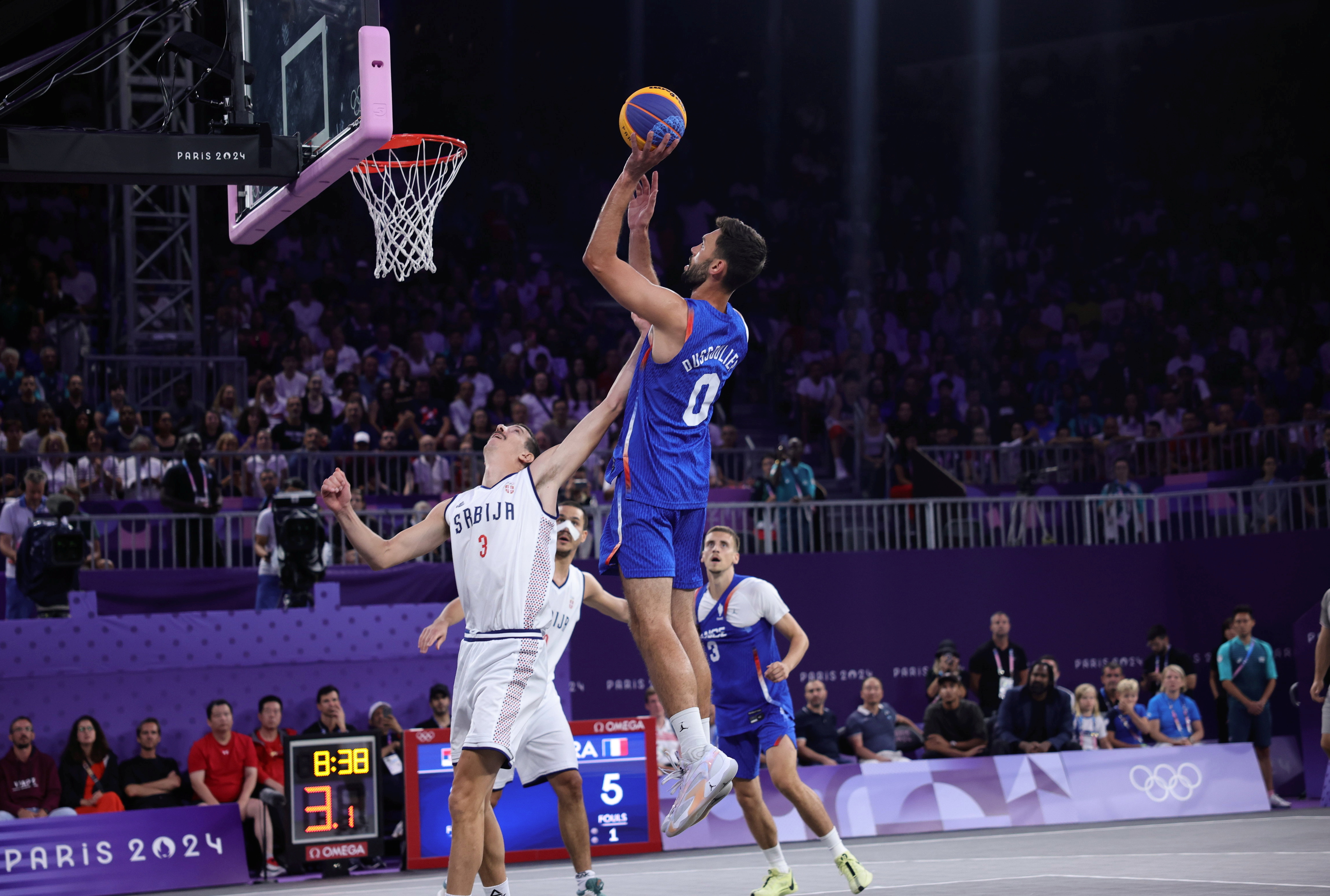 L'épopée du basket 3x3 français, sport urbain qui a beaucoup à gagner, restera comme l'une des images de ces Jeux. LP/Olivier Arandel