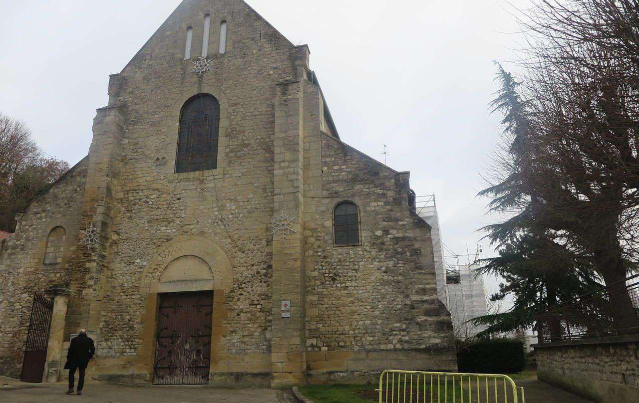 <b></b> Juziers. Un nouvel appel aux dons est lancé par la ville pour restaurer l’église vieille de 1 000 ans, classée monument historique. 