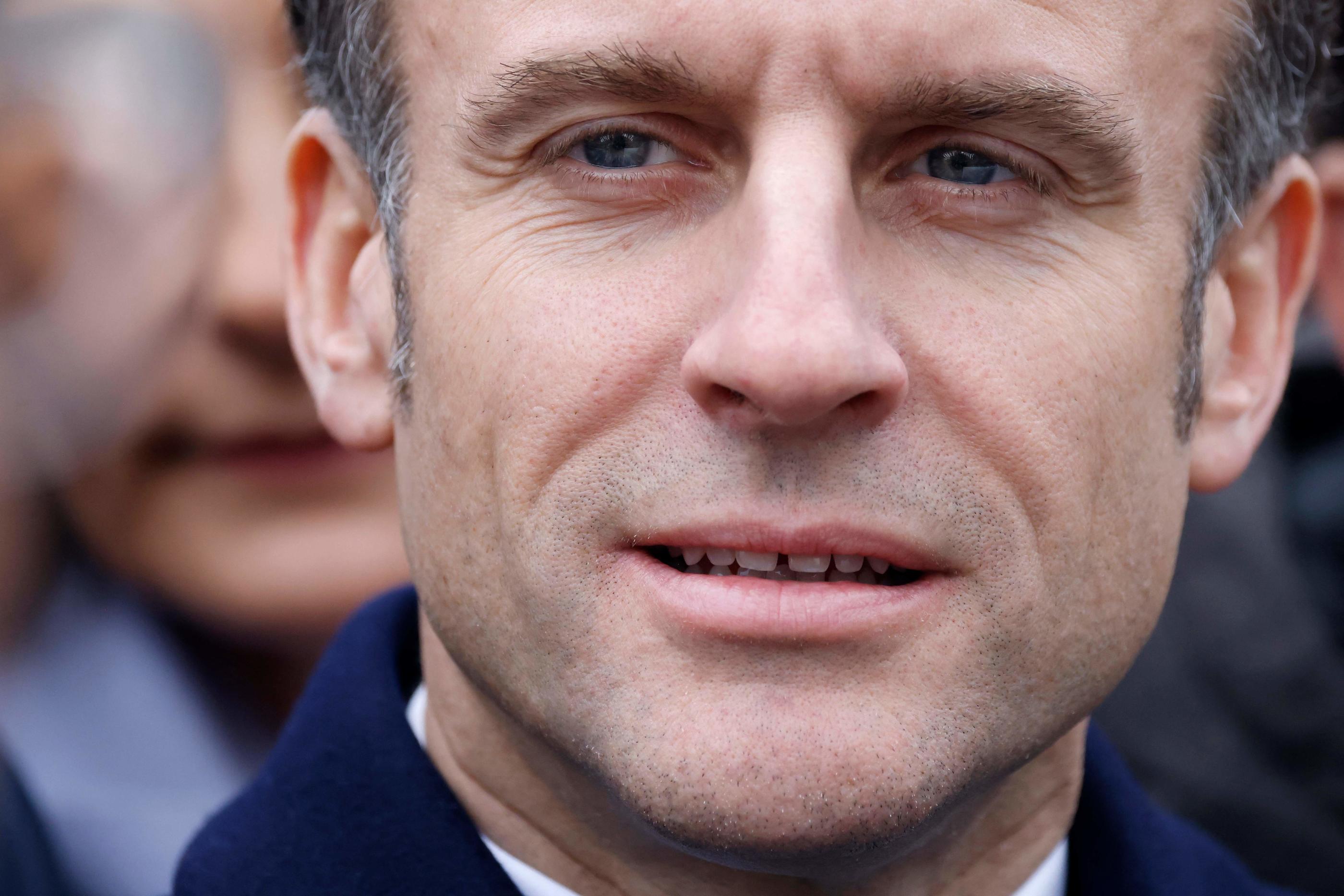 L'Élysée a confirmé l'absence d'Emmanuel Macron (ici ce jeudi au village olympique) à Versailles lundi. AFP/pool/Ludovic Marin