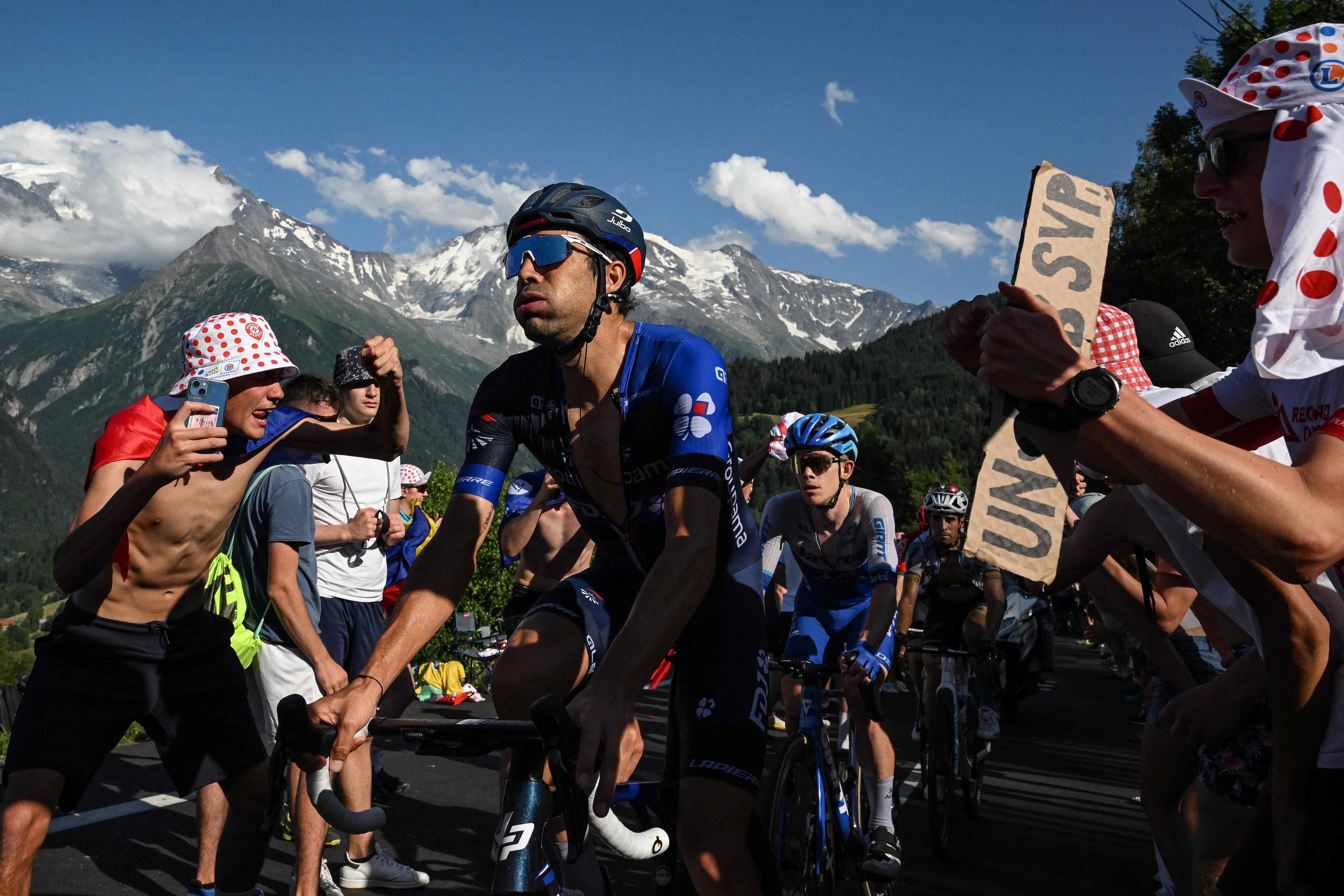 Thibaut Pinot a encore essayé de peser sur la course en s'échappant dans la 15e étape, mais il n'a pu suivre les meilleurs : « Je suis un petit cran en dessous de ce qu’il faut », avoue-t-il sans peine. AFP/Marco Bertorello