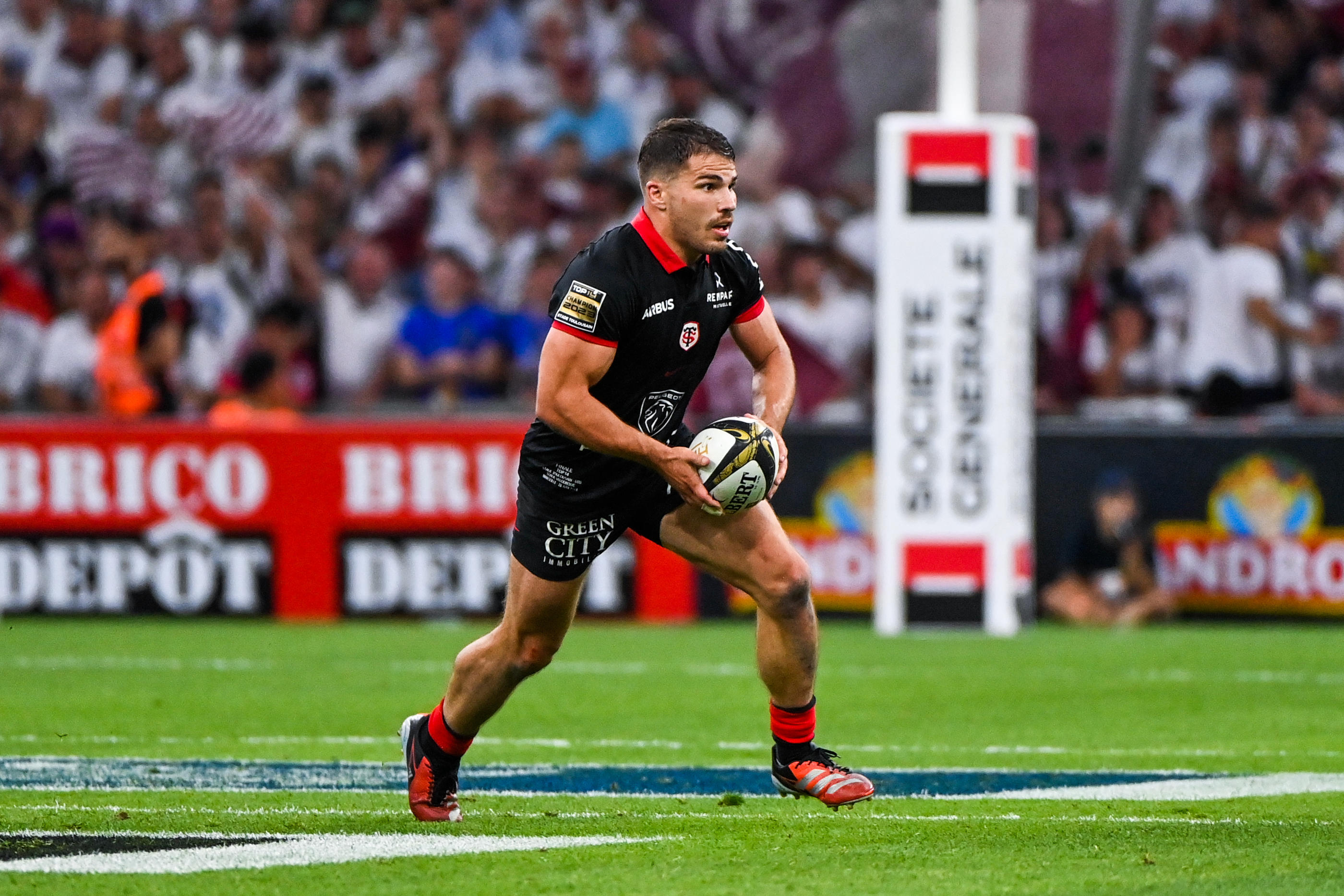 Antoine Dupont : actu, interviews, réactions et vidéos