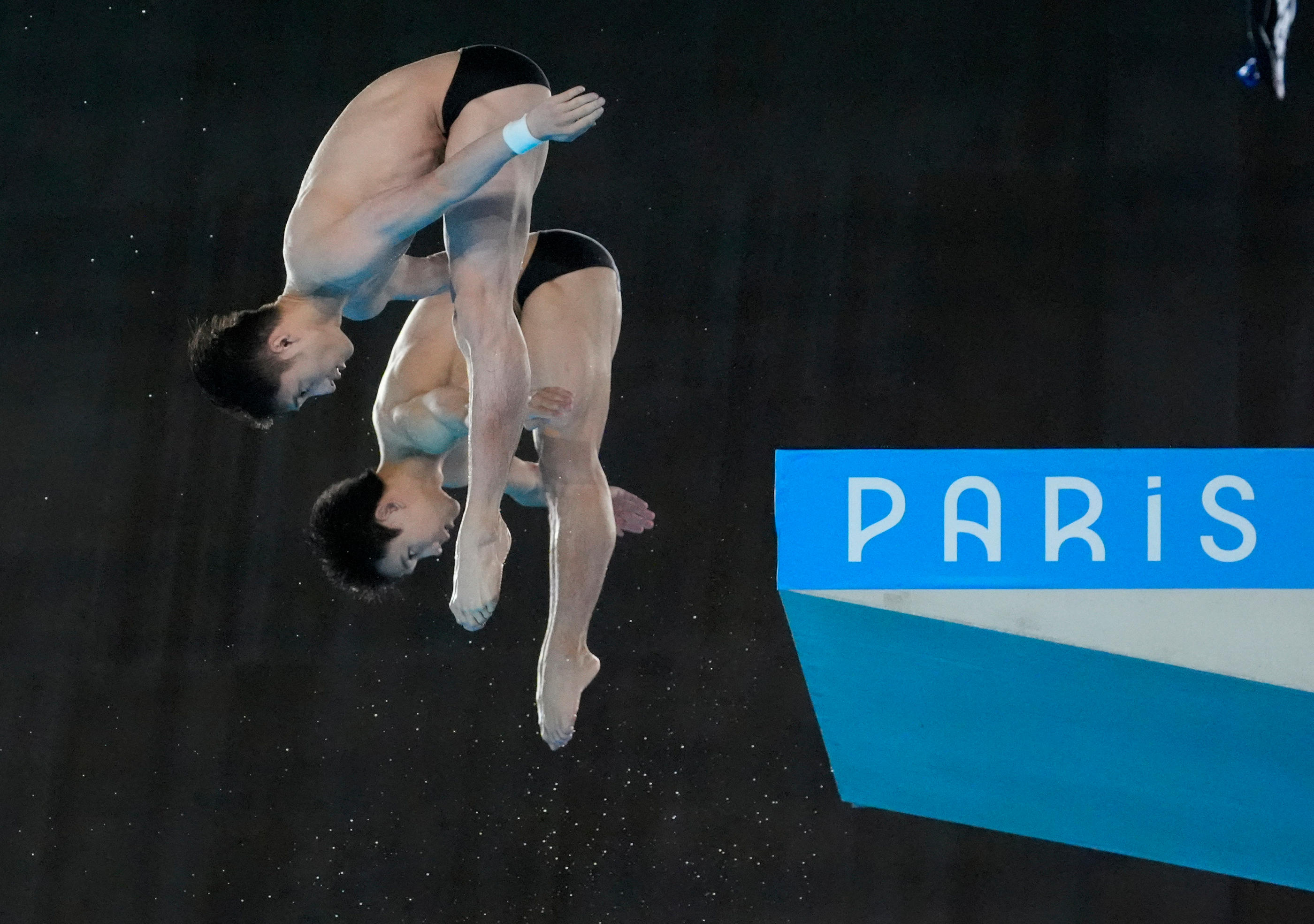 Les Chinois Junjie Lian et Hao Yang lors de la finale du 10 m synchronisé. IconSport/ Abaca