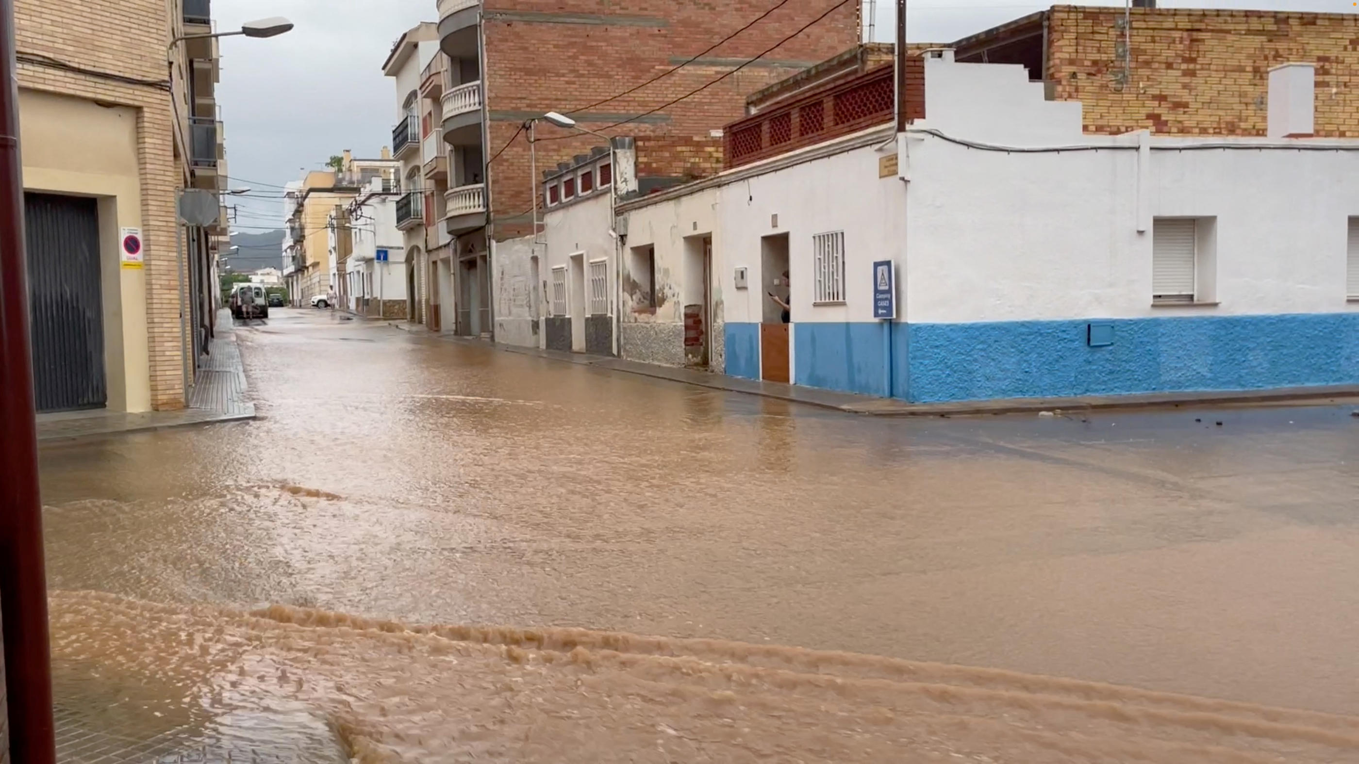 La ville d'Alcanar, sur le pourtour méditerranéen, est touchée par des inondations en raison des pluies torrentielles. Reuters / @anastasia.flidlider_watercolor via Instagram