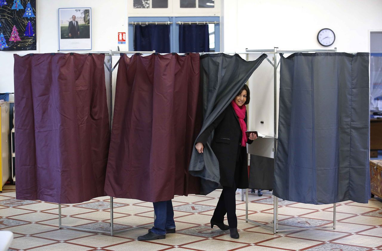 <b></b>  Anne Hidalgo affronte Agnès Buzyn et Rachida Dati lors du second tour des élections municipales à Paris. 