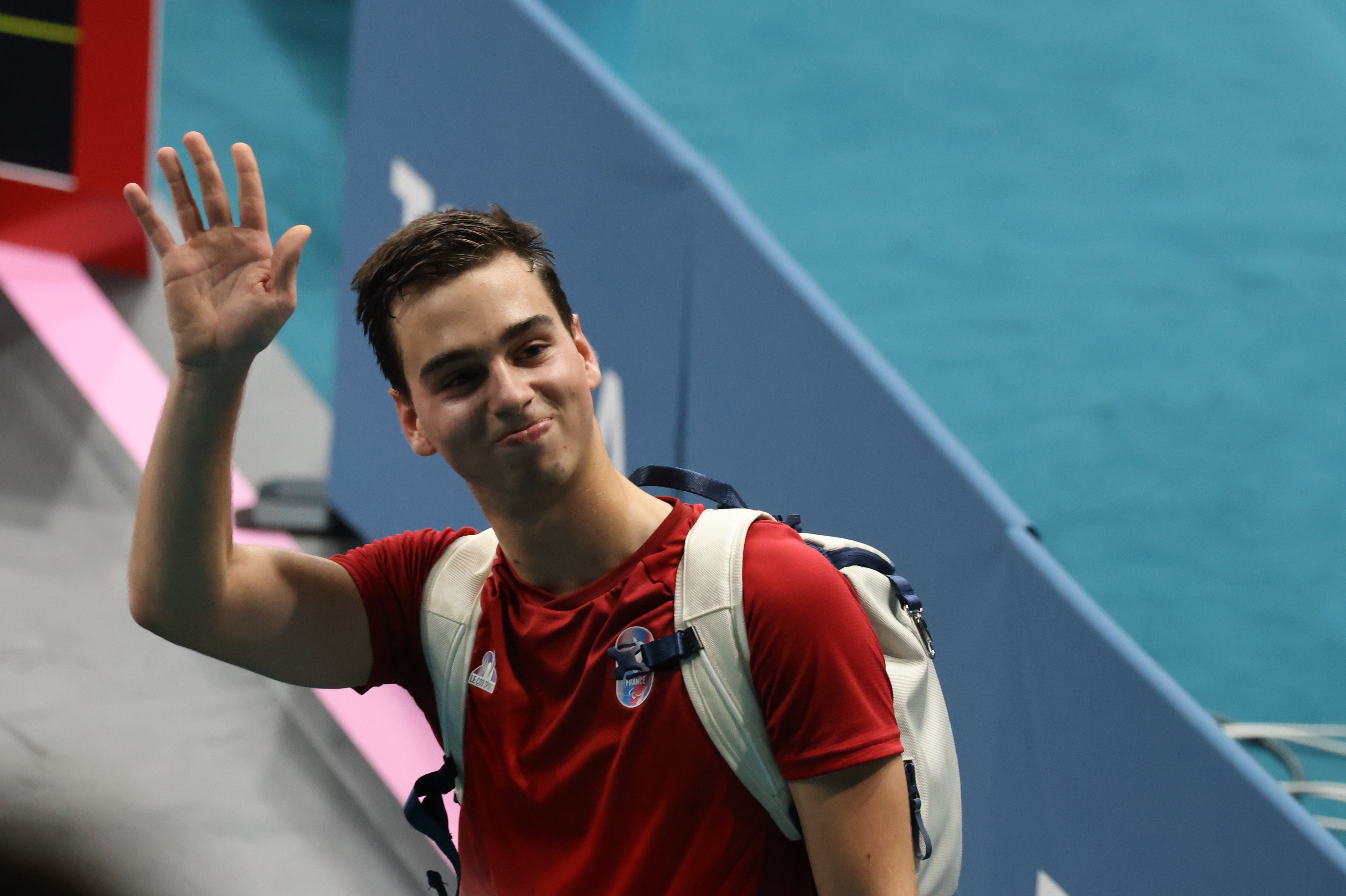 Malgré sa défaite, Lucas Didier est reparti de l'Arena Paris Sud avec le sourire et une médaille d'argent. LP / Jean-Baptiste Quentin