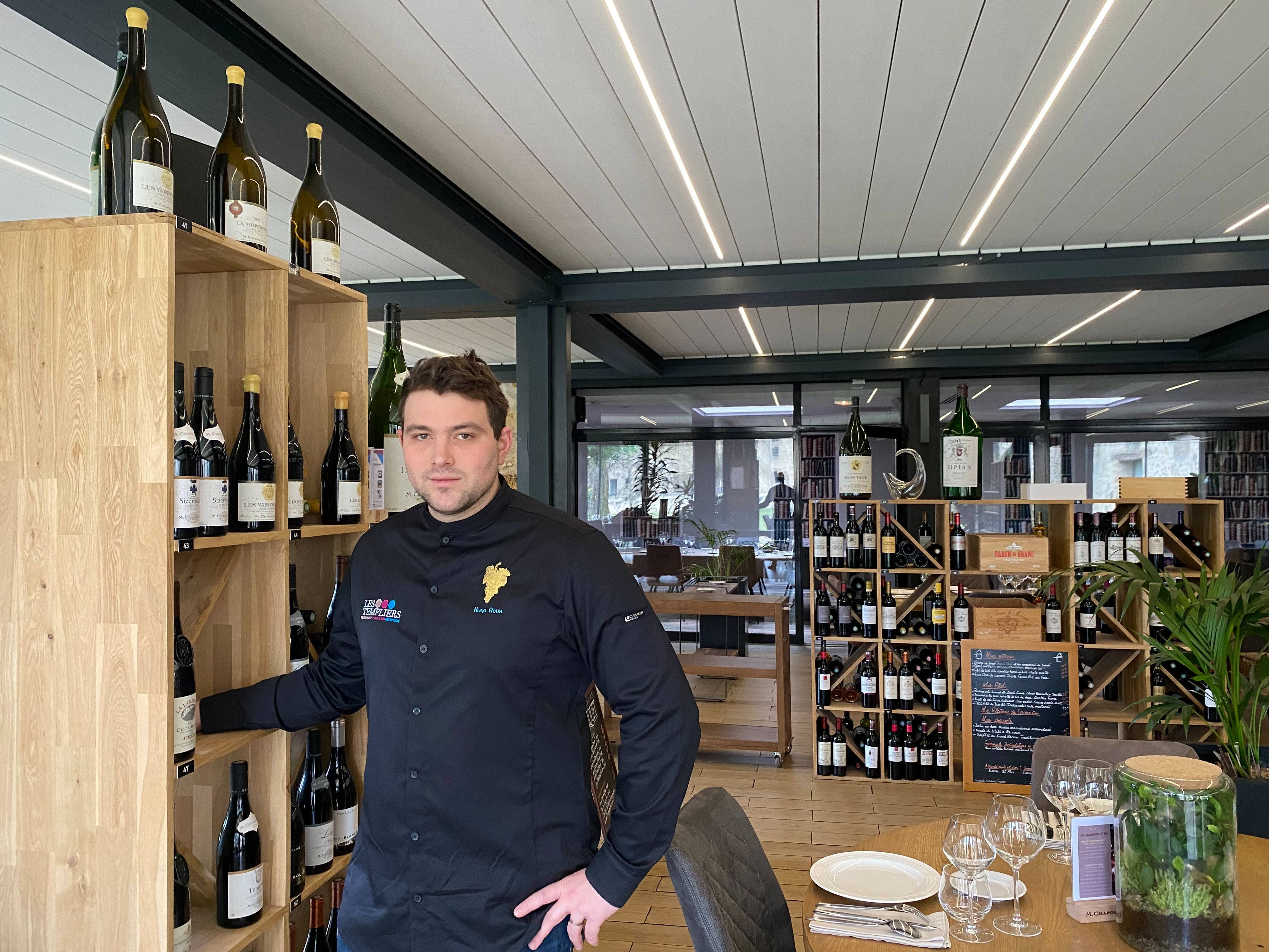 Élancourt (Yvelines), le 3 février. Hugo Roux, 29 ans, est le gérant exécutif du restaurant Les Templiers depuis 2019. Sommelier de formation, il propose une expérience sensorielle et gustative gastronomique autour du vin. LP/Auguste Canier