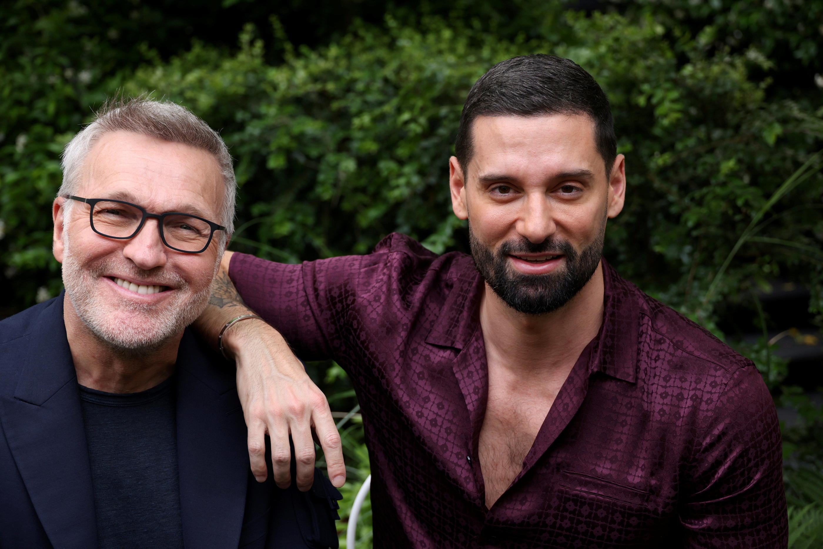 «C’est la toute première fois qu’on nous proposait de participer à une émission en couple », assurent Laurent Ruquier et Hugo Manos (ici en juin), adeptes des « Loups-garous de Thiercelieux », le jeu qui a inspiré « les Traîtres ». LP/Delphine Goldsztejn