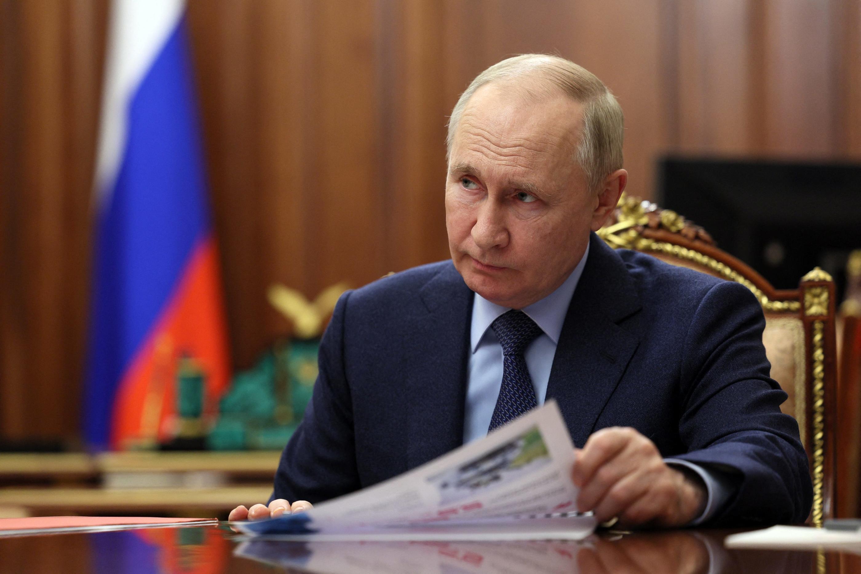 Selon un spécialiste, Poutine chercherait «à fragiliser la capacité du plus grand nombre à se faire une opinion éclairée sur les enjeux». EPA/MaxPPP/Kremlin pool/Sputnik/Gavriil Grigorov