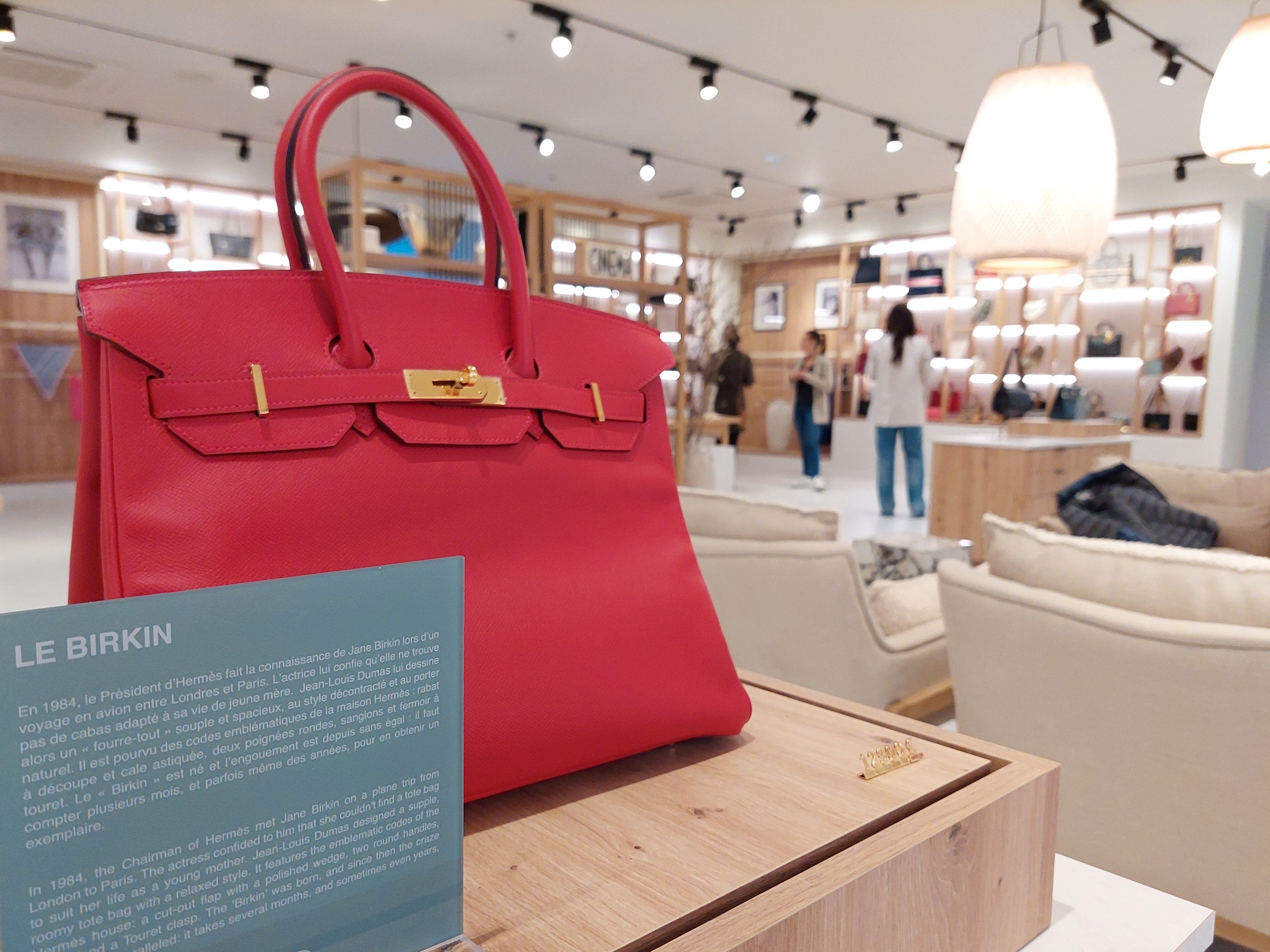 Dior Gucci Celine Le concept de luxe a prix casses pose ses bagages dans les Yvelines Le Parisien