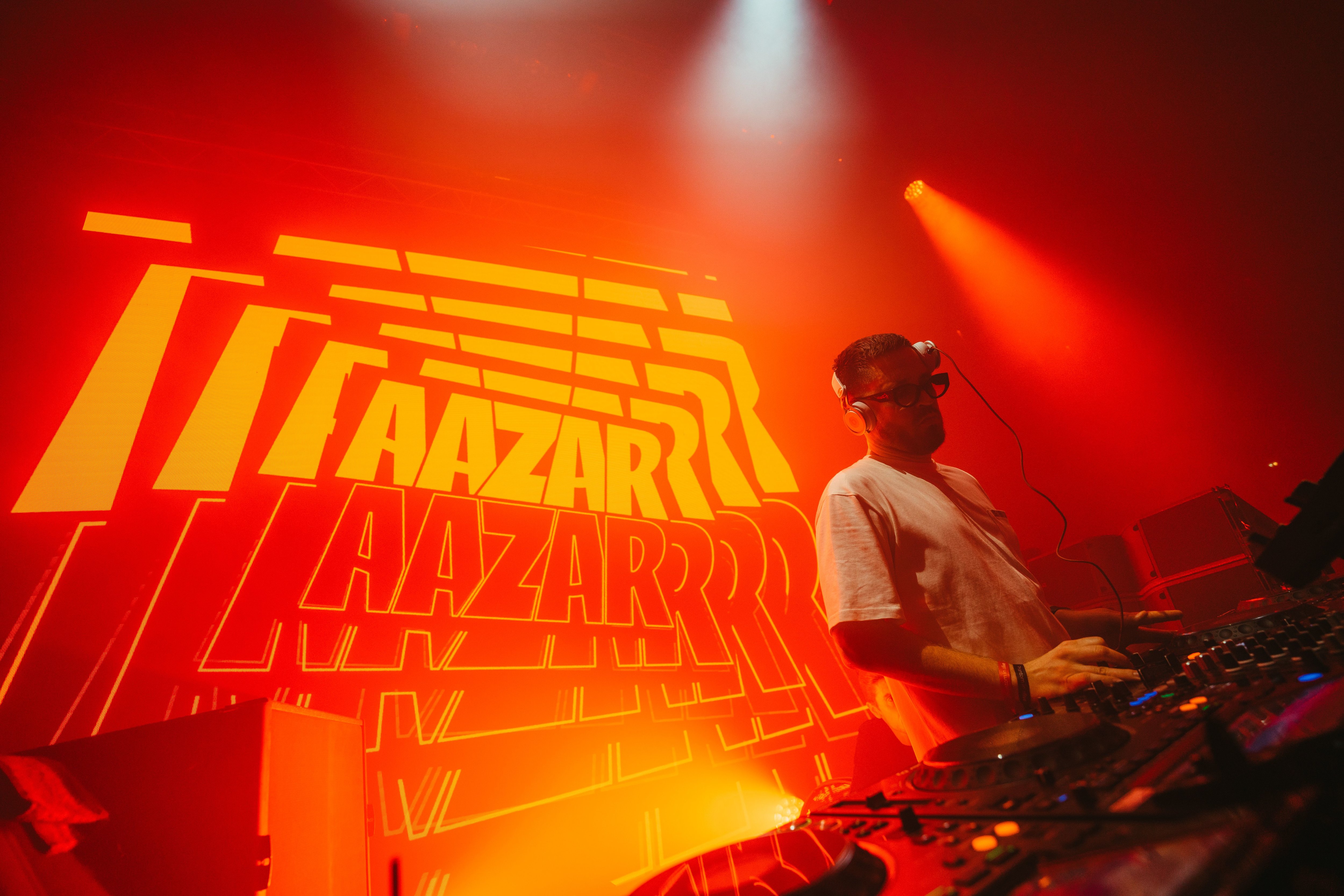 Originaire de Paris, le DJ Aazar voit la capitale comme une nouvelle scène pour la musique électronique. DR/Valou_c