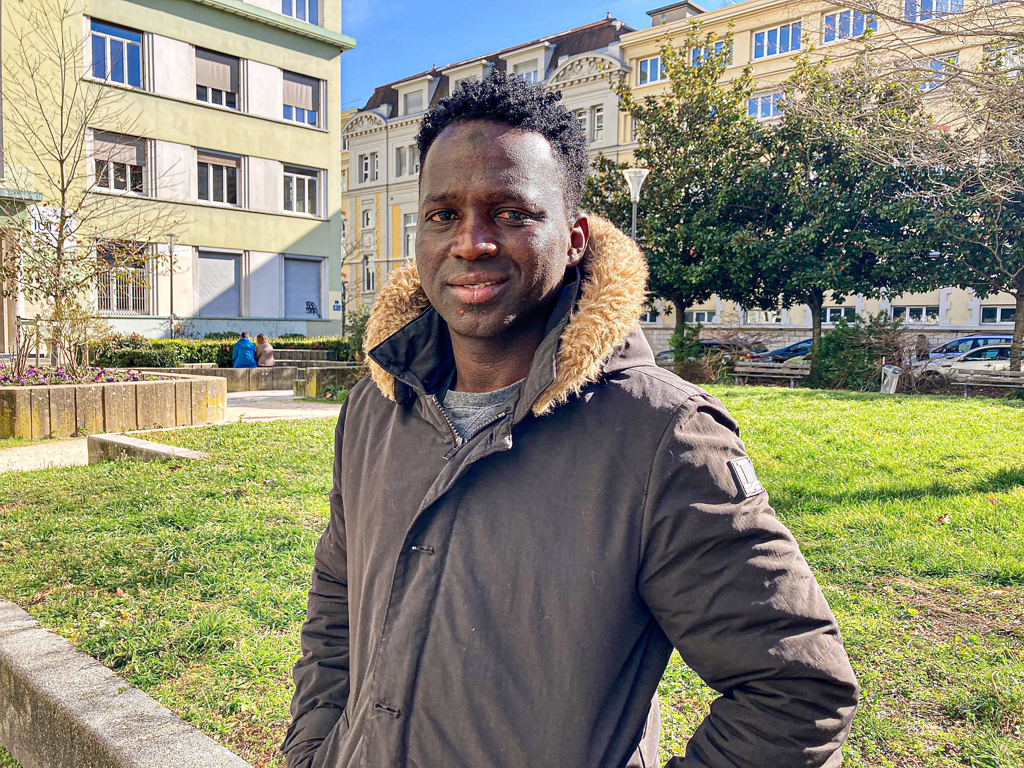 Mamoud Diallo, un migrant guinéen, avait sauvé la vie d'une collègue en maîtrisant un agresseur au couteau à Autrans en 2019. LP/ Thomas Pueyo.