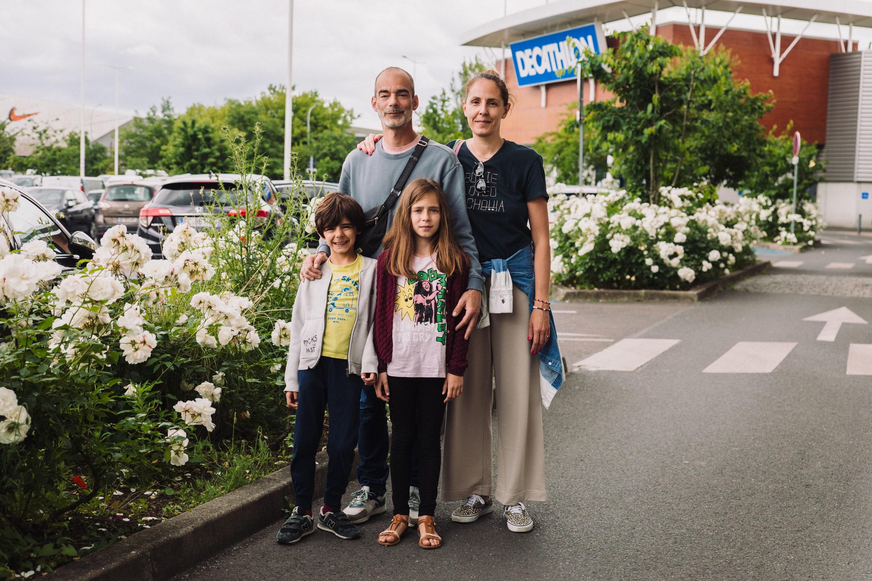 Gennevilliers (Hauts-de-Seine), le 26 mai 2024. Capucine, Michael et leurs deux enfants, Noah et Gabrielle qui ne sont pas partis cet hiver vont pouvoir s'offrir de belles vacances en août mais resteront vigilants sur leurs dépenses. LP/Philippe Labrosse