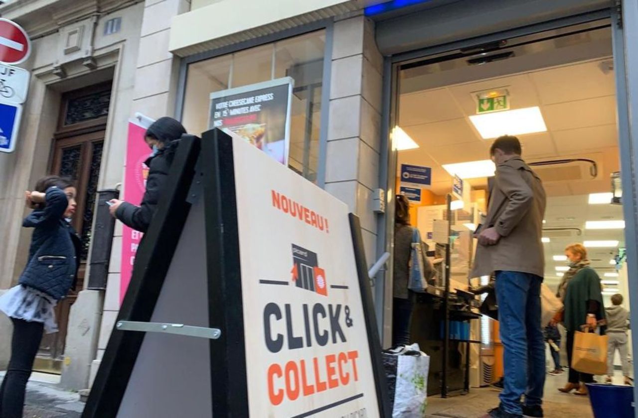 Photo of Click and collect: Bercy frappe son poing sur la table