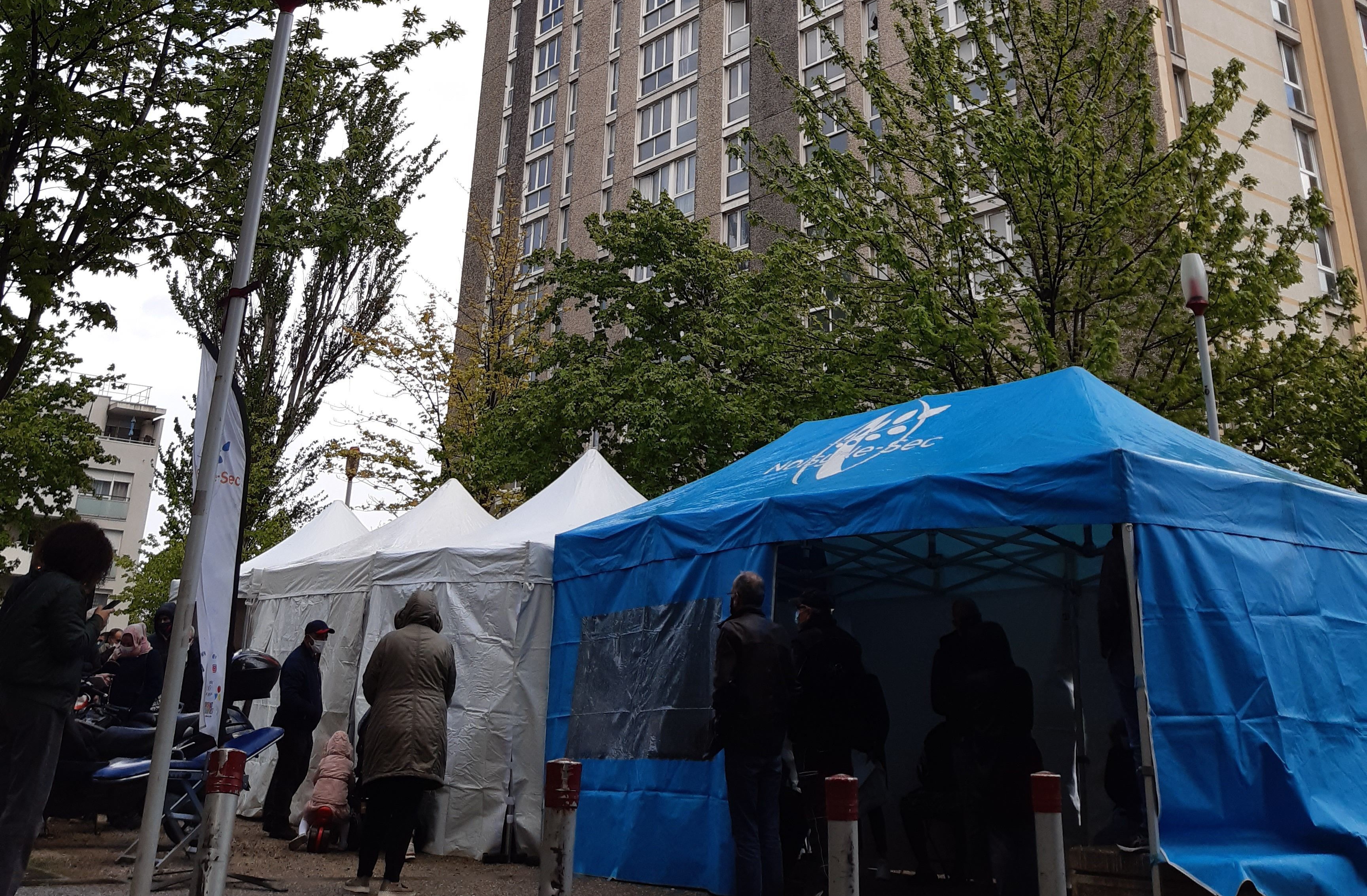 Seine Saint Denis Et Maintenant La Vaccination Au Cœur Des Quartiers Le Parisien