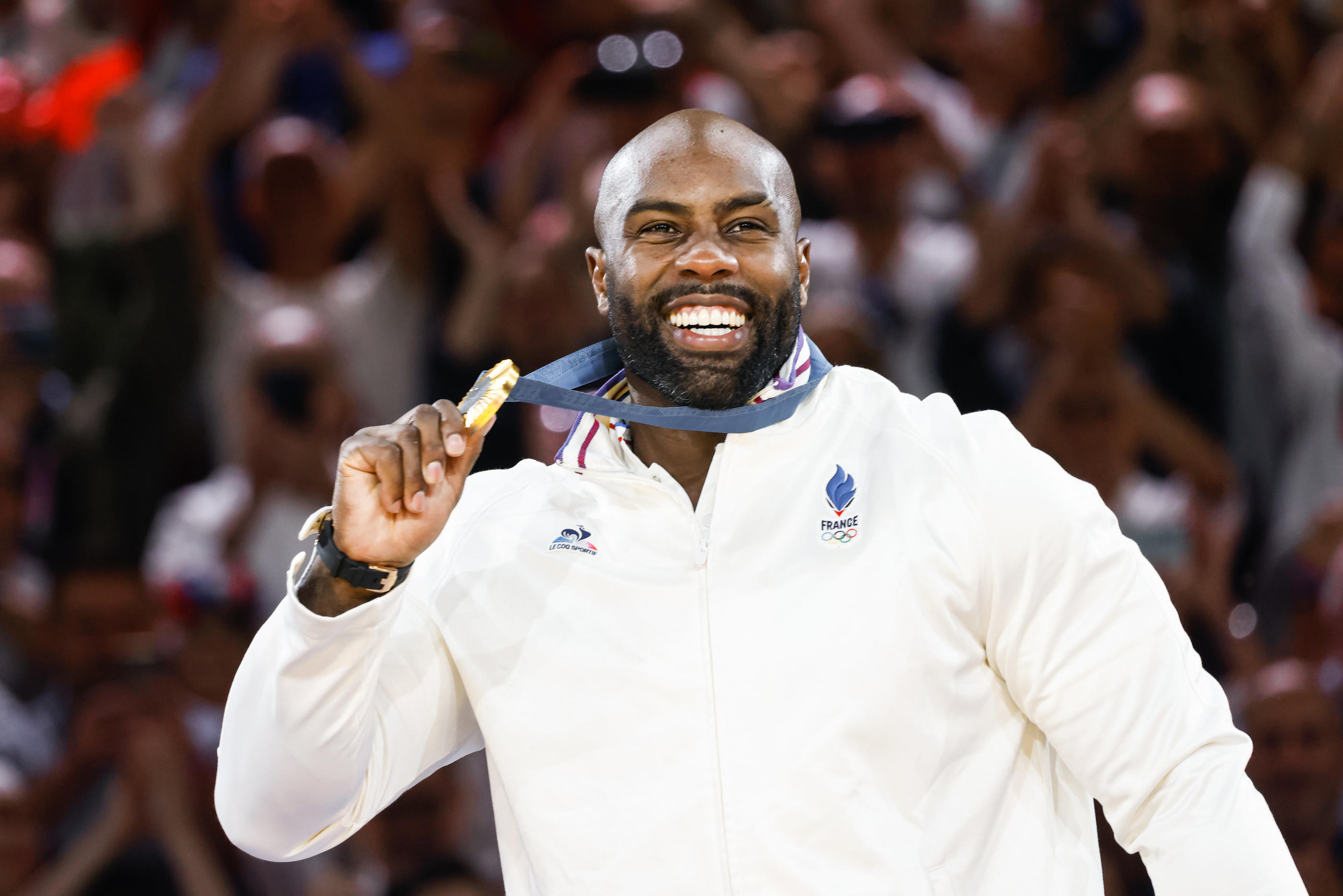 Paris, Champ de Mars Arena (VIIe arrondissement), ce vendredi 2 août 2024. Après son troisième titre olympique individuel, le judoka a déjà les yeux tournés vers la prochaine olympiade à Los Angeles. LP/Olivier Corsan