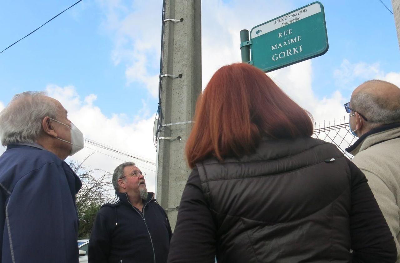 <b></b> Aulnay-sous-Bois, vendredi. La plupart des habitants de la rue Maxime-Gorki s’opposent au changement de nom de leur rue.