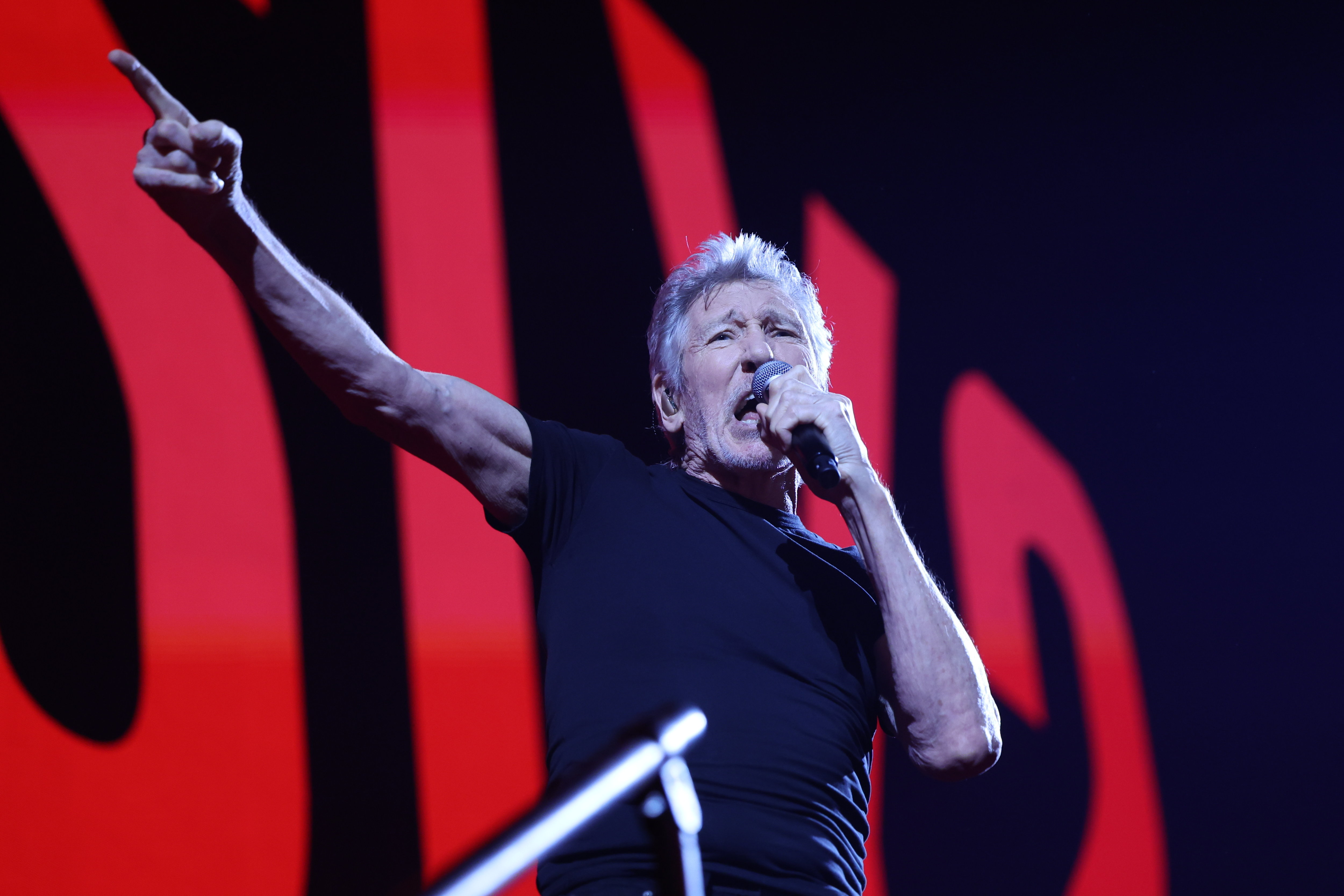 Roger Waters en concert à Paris Accor Arena le 3 mai 2023. L'ex-Pink Floyd fait l'objet d'une enquête policière après s'être vêtu d'un costume d'officier SS lors d'un concert à Berlin le 17 mai. LP/Arnaud Journois