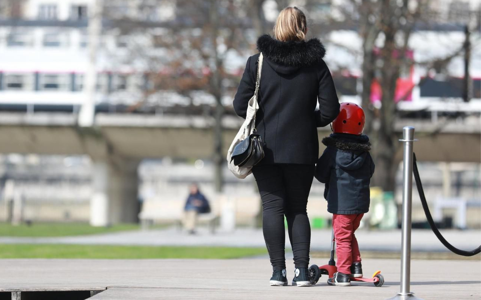 Un quart des familles sont monoparentales en France et parmi elles, 83% sont des mères seules, selon une étude de l'Insee (illustration). LP/Philippe Lavieille