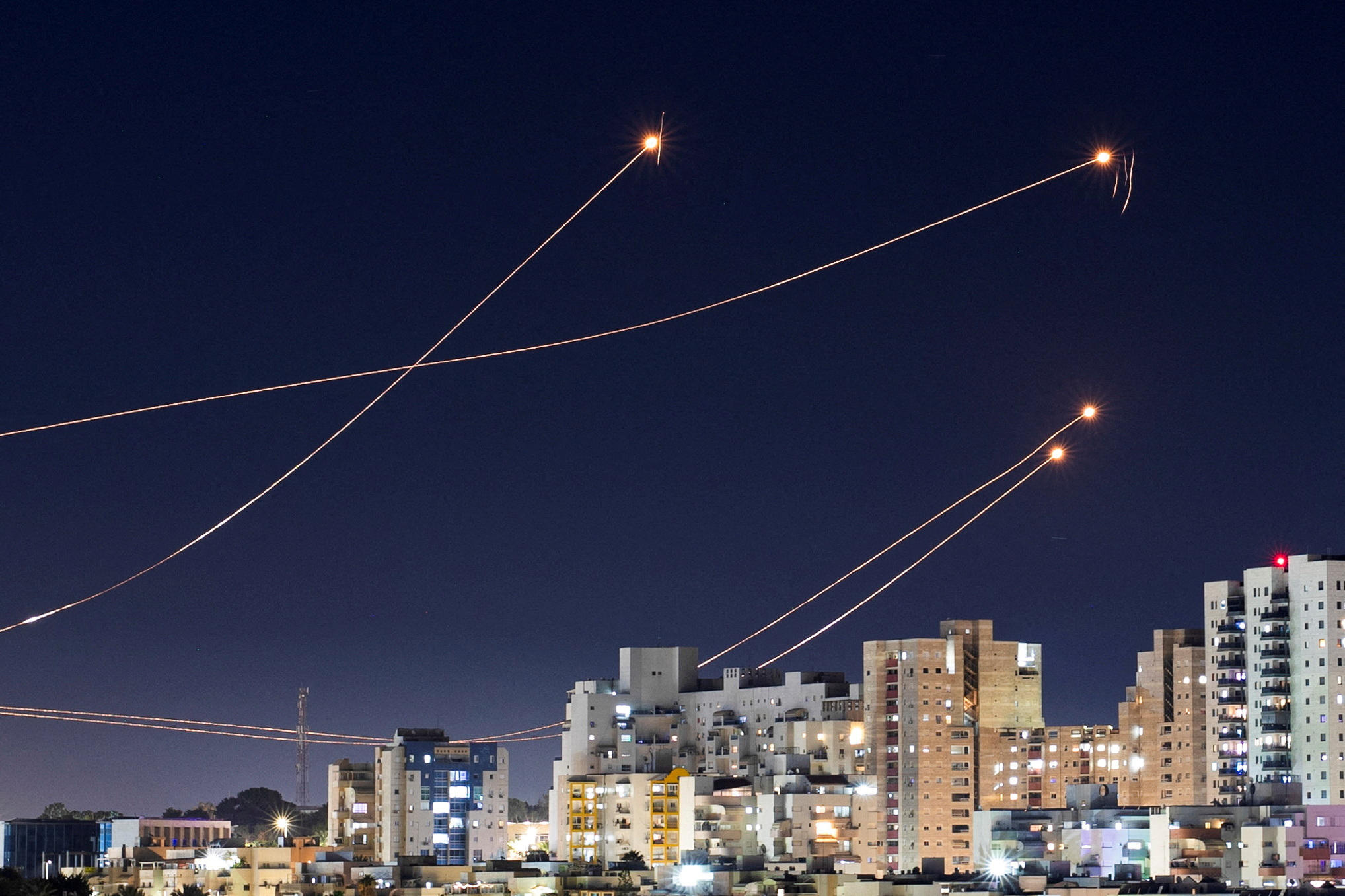 Le système antimissile israélien intercepte des roquettes à Ashkelon, en Israël, le 15 janvier 2024. Reuters/Amir Cohen