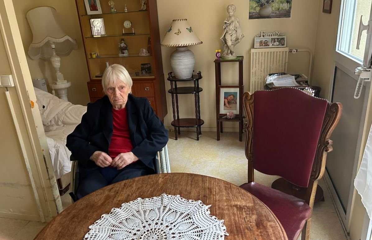 Gonesse, le 14  novembre 2023. Monique, 90 ans, vit dans une chambre de 31 m2 à l'Ehpad du Parc-Fleuri depuis 2018. En raison de sa fermeture prochaine, elle devra être être transféré dans une chambre plus petite à Villiers-le-Bel. DR