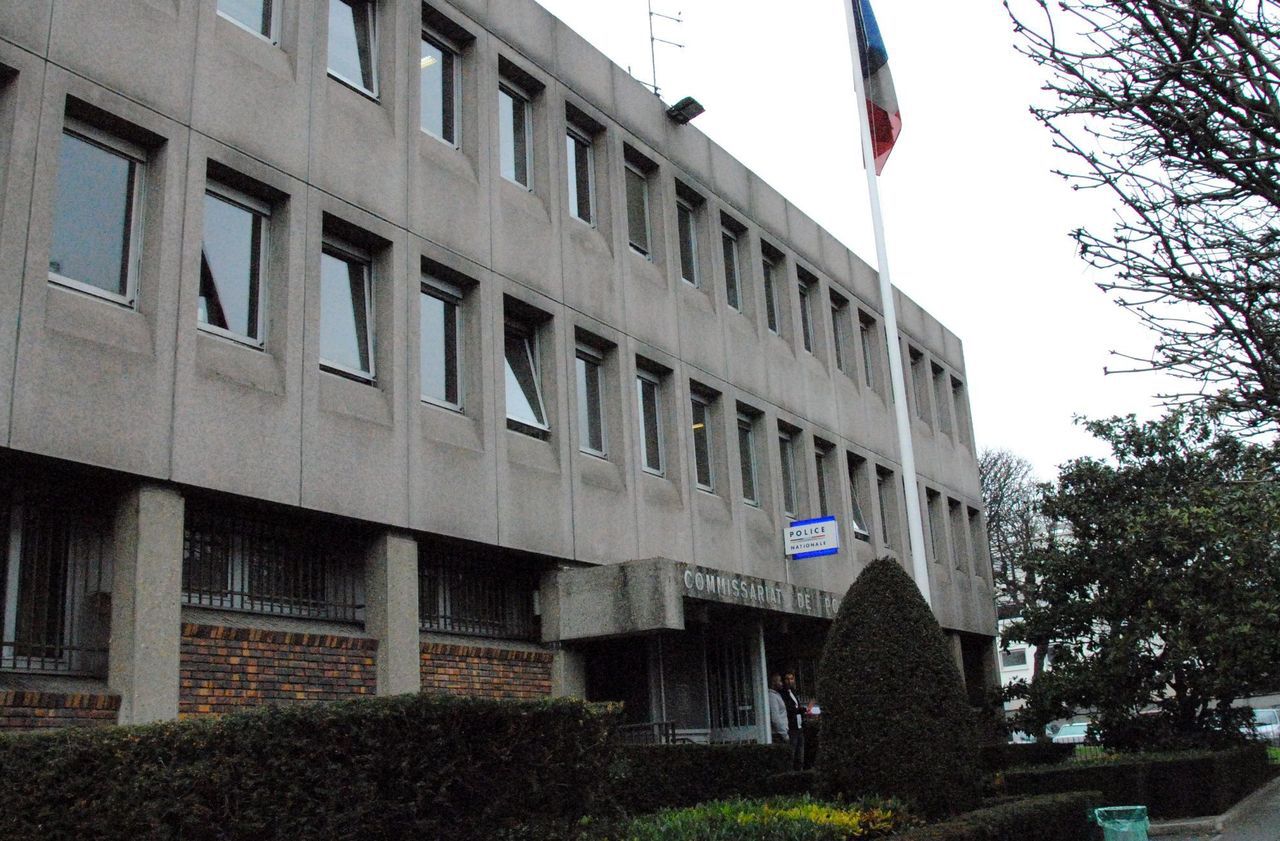 <b></b> Un policier du commissariat de Vitry-sur-Seine (Val-de-Marne) a été agressé près de son domicile à Athis-Mons (Essonne), ce lundi. 