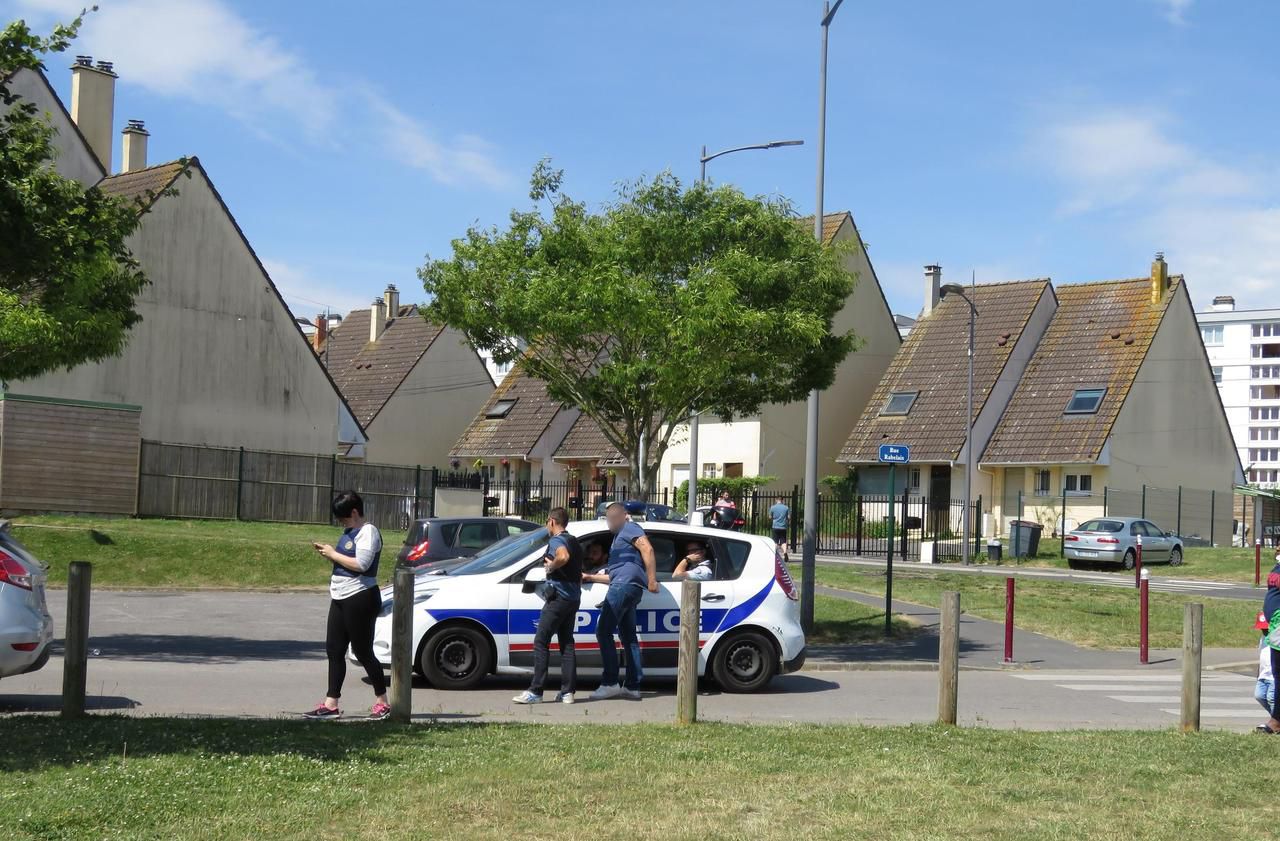 <b></b> Un jeune homme de 31 ans est décédé dans la nuit de dimanche à lundi après avoir reçu plusieurs coups de couteau dont un fatal entre les rues Verlaine et Rabelais.