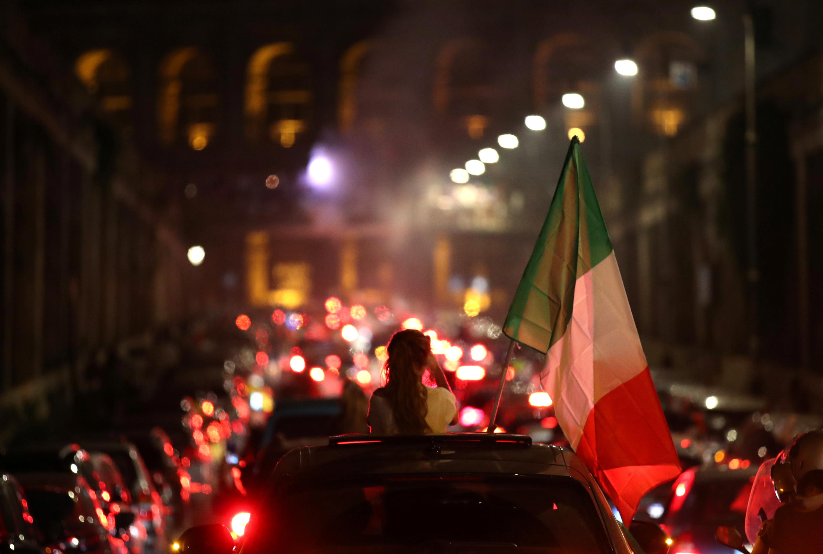 Les célébrations du titre italien à l'Euro ont parfois été tragiques dans la nuit de dimanche à lundi. REUTERS/Yara Nardi.