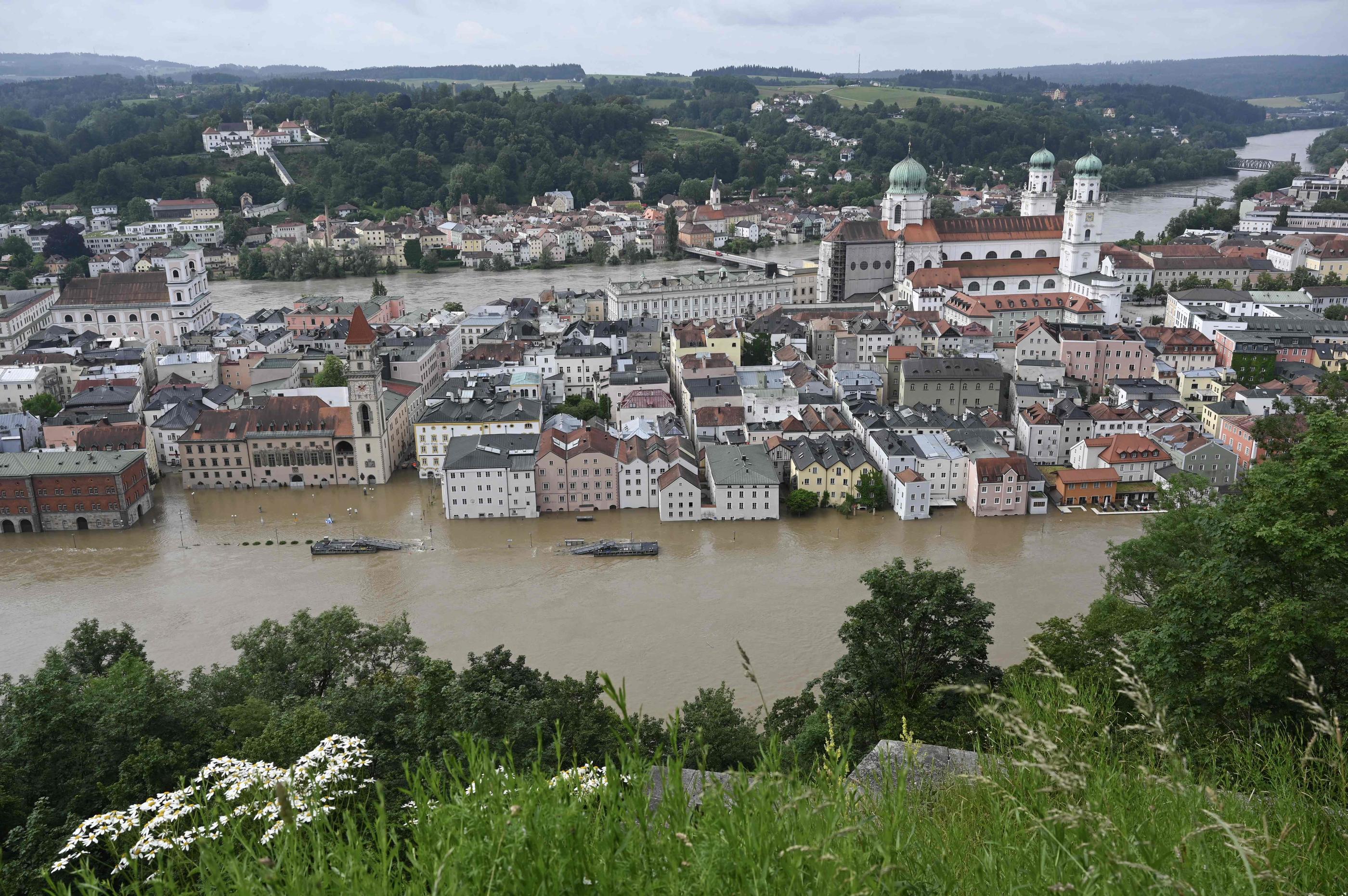 Passau (Allemagne), lundi. Le centre de la ville est en grande partie inondé. AFP/Michaela Stache