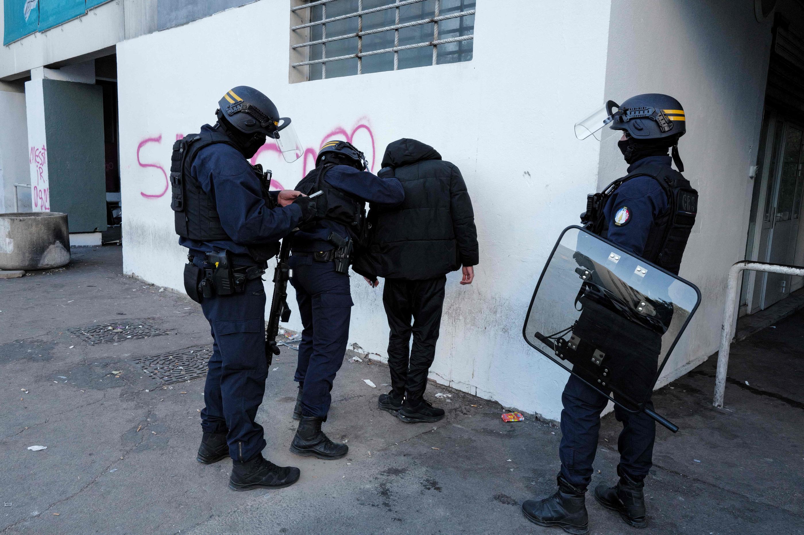 Mardi, des CRS ont été déployés dans le quartier des Moulins à Nice. AFP/Valéry Hache.