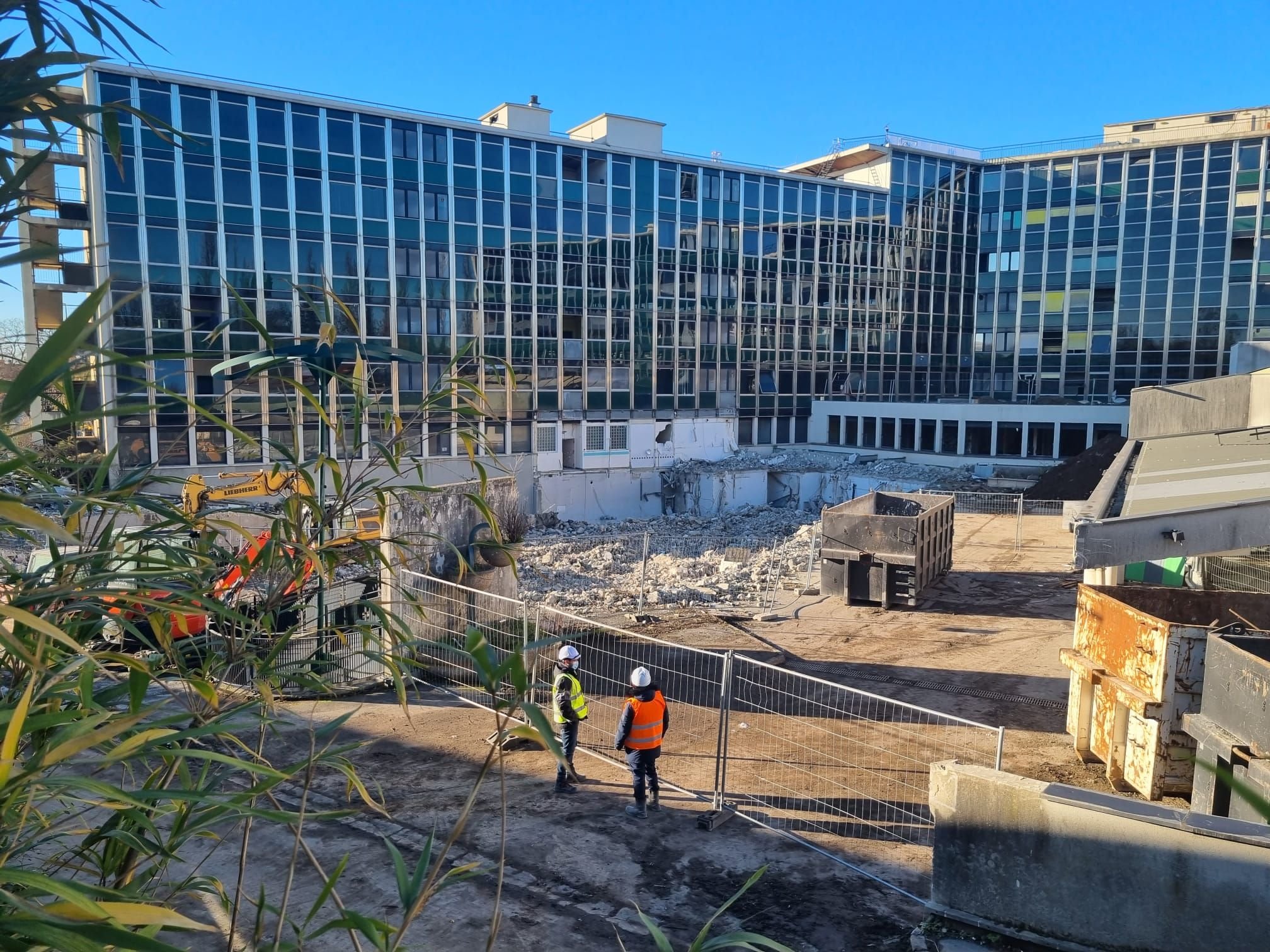 Gonesse, le 23 novembre. La démolition de l'ancien hôpital devrait s’achever en juillet prochain. LP/Marie Briand-Locu