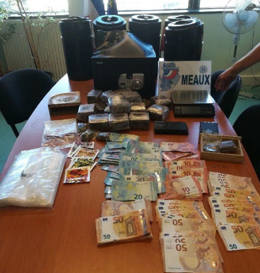 <b></b> Meaux. Les policiers du commissariat de Meaux ont mis la main, dans un logement de Germigny l’Evêque, sur 6,7 kg de résine de cannabis, 25 g d’herbe et 8 825 euros en liquide.