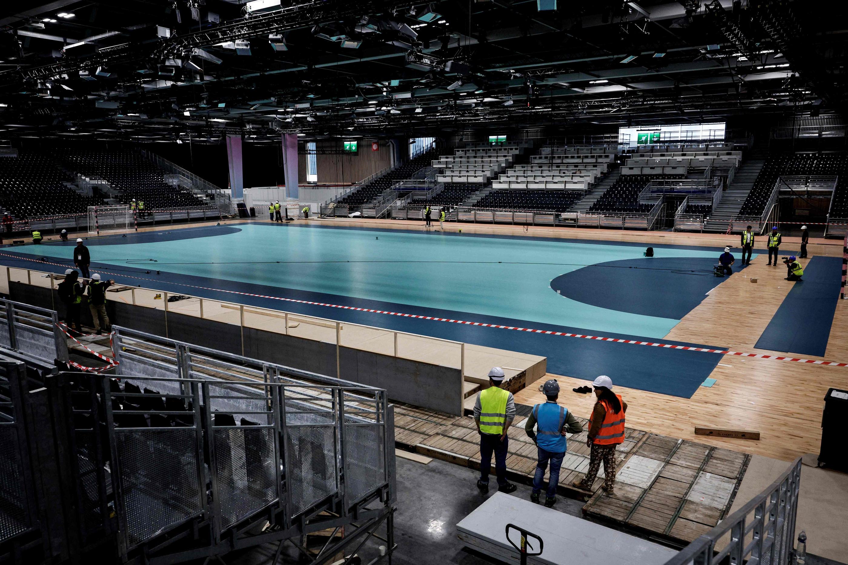 Le sol de l'Arena Paris Sud en configuration handball, produit par l'entraînement Gerflor. AFP.