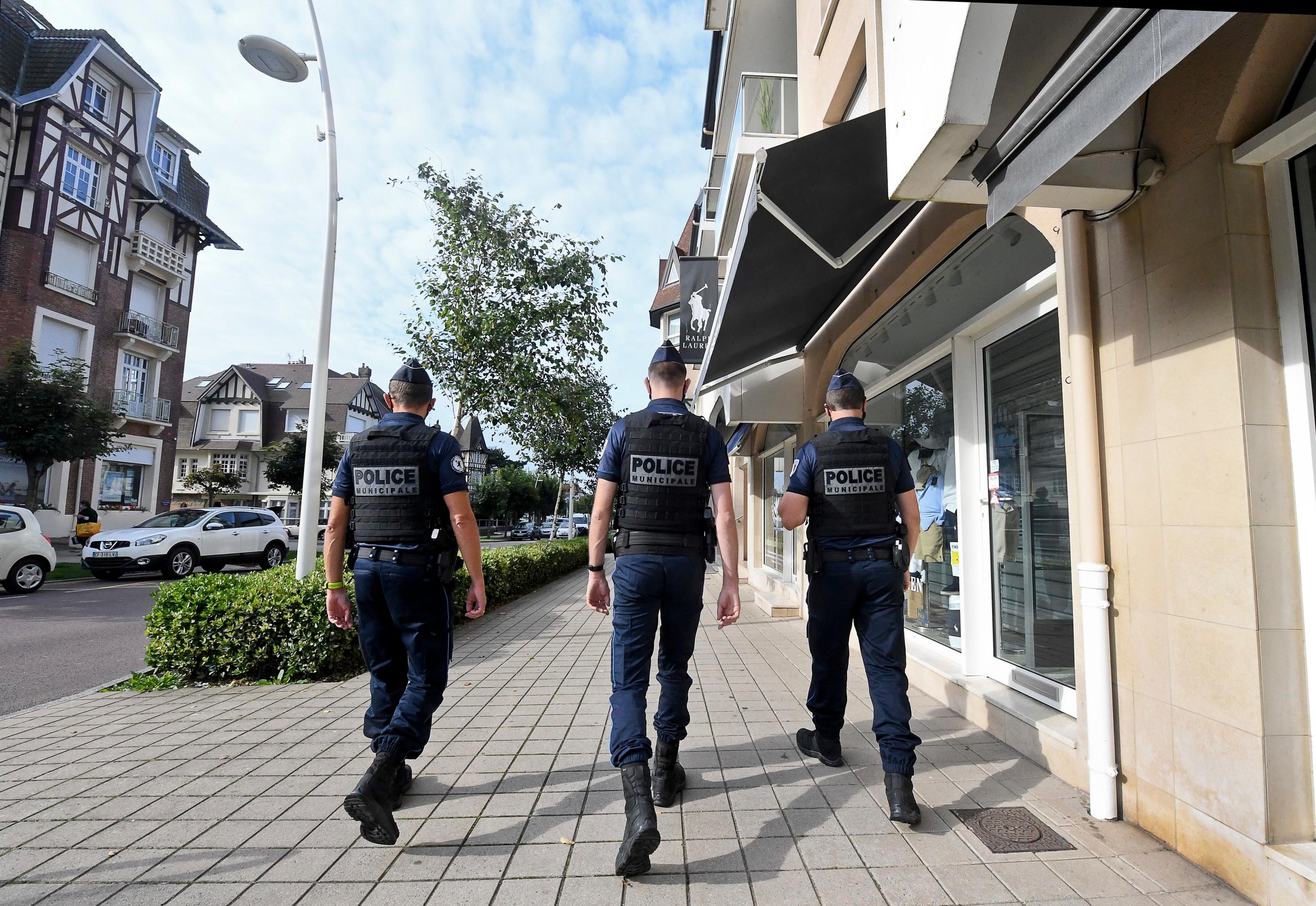 «Trop petit et quasi insalubre», c'est en ces termes que le maire LR du Touquet, Daniel Fasquelle, qualifie le commissariat de sa commune; il propose que les policiers soient relogés dans l’ancienne gendarmerie, plus grande et mieux placée. PhotoPQR/La Voix du Nord/Sebastien Jarry