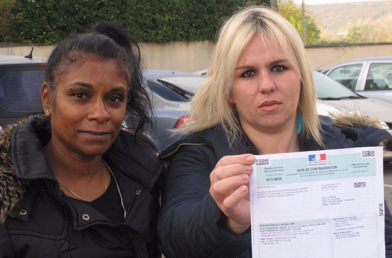 <b></b> Freneuse, jeudi. « La voiture bouge tous les jours ! » se défend Sophie (à droite) après le PV pour stationnement qu’elle vient de recevoir.