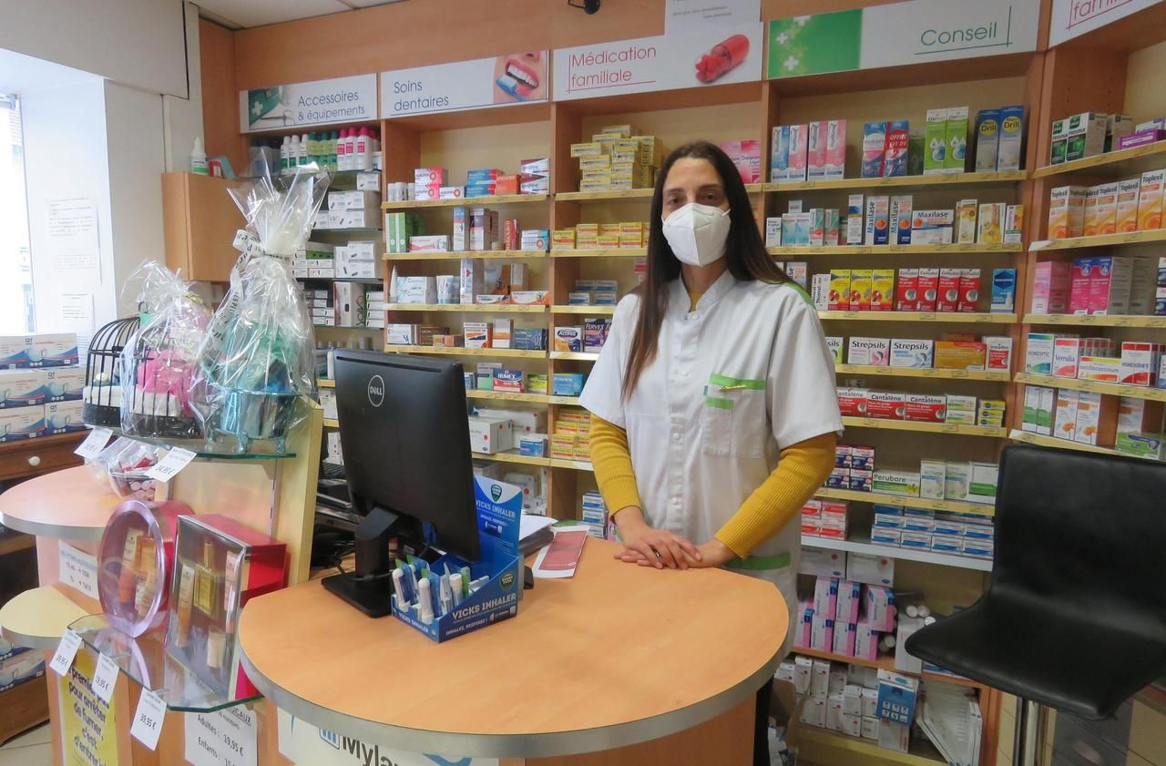 <b></b> Viry-Châtillon (Essonne), le 23 décembre 2020. Silvia Klein a pour projet de déménager sa pharmacie dans la galerie marchande du magasin Leclerc.