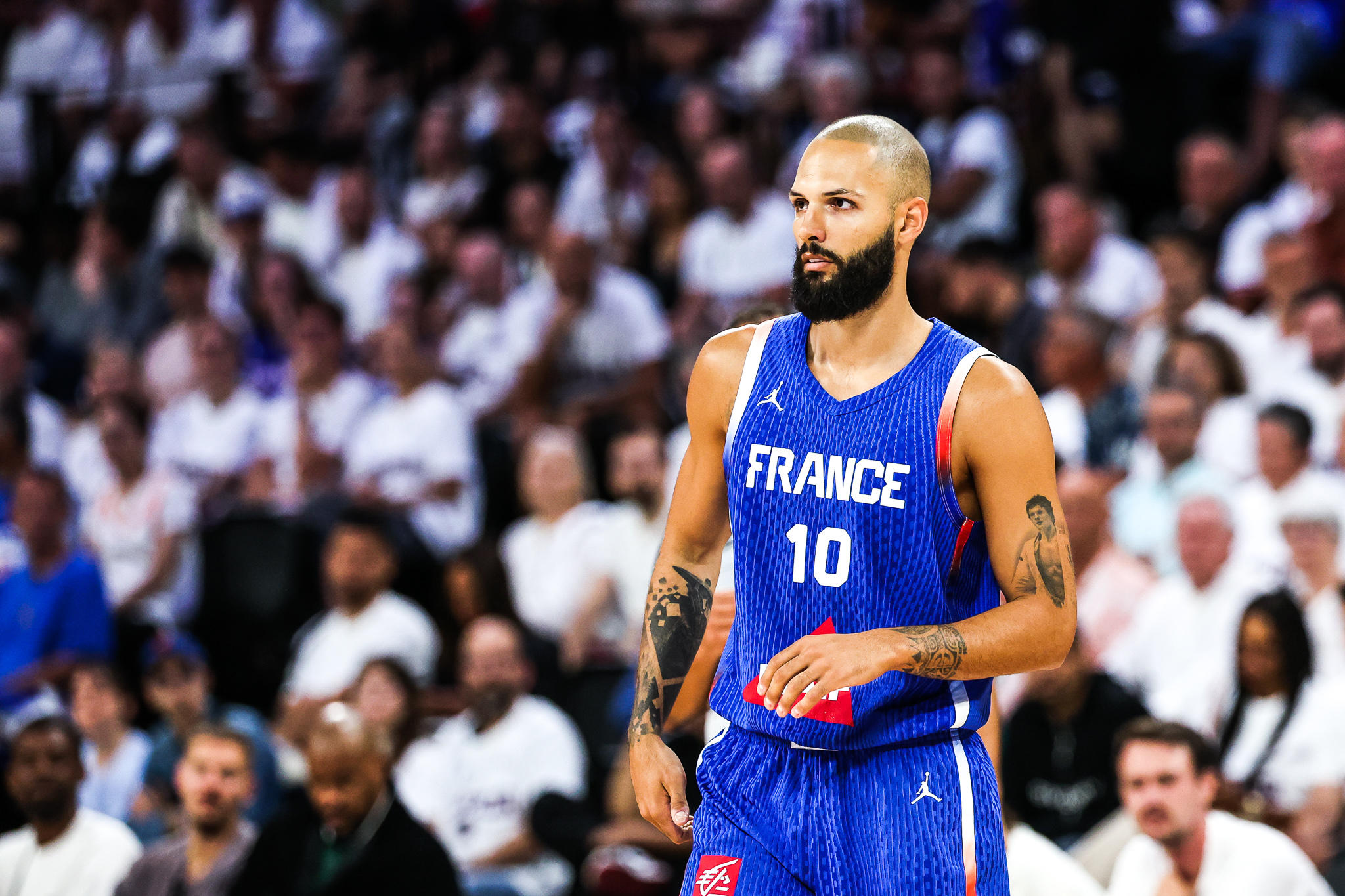 Depuis les Jeux de Tokyo en 2021, Evan Fournier a une petite histoire avec l'équitation. Icon Sport/Johnny Fidelin