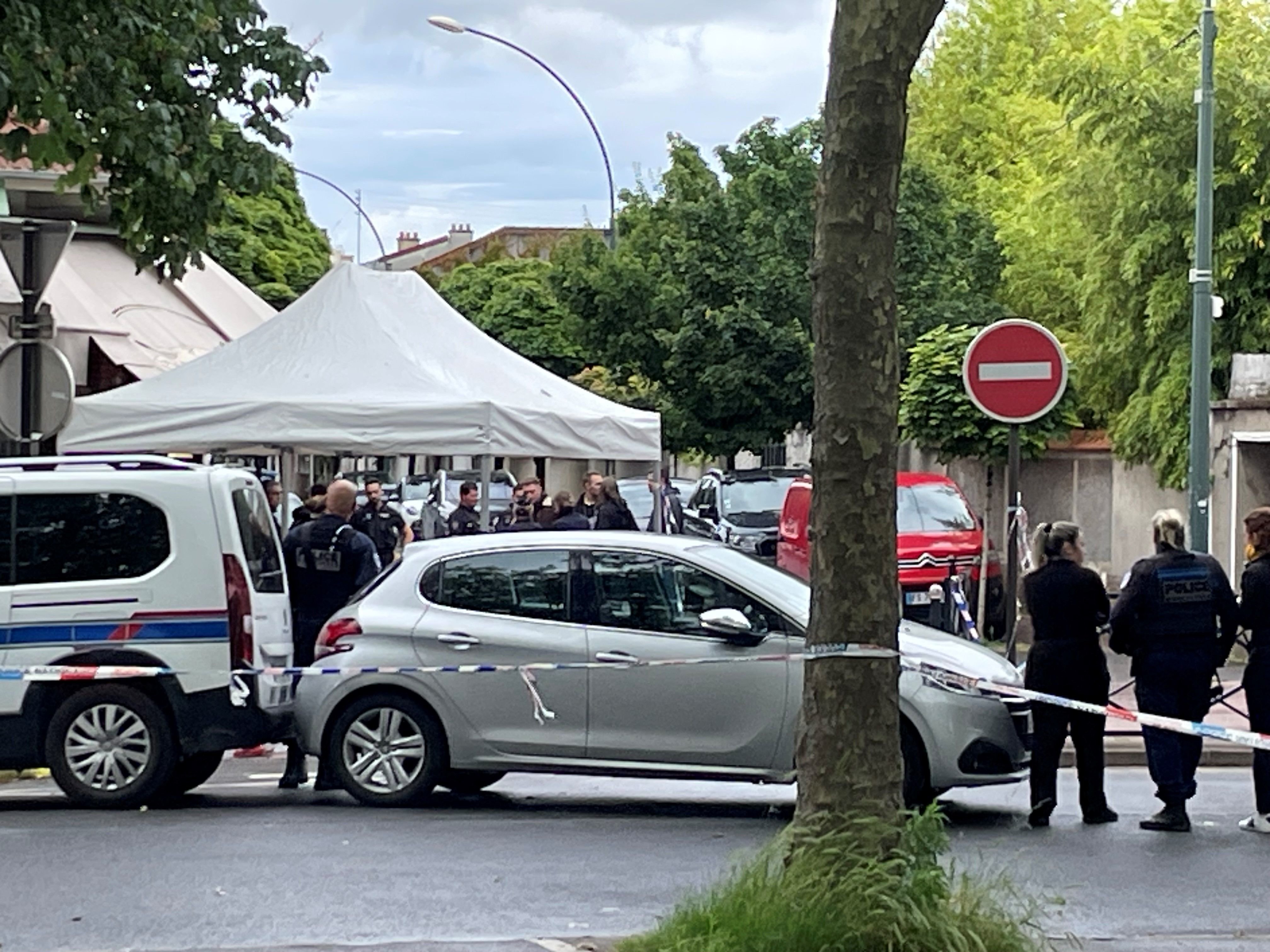 Saint-Maur-des-Fossés, le 30 mai. Plusieurs heures après le drame, les policiers étaient encore présents en nombre sur place, dans le cadre de l'enquête pour homicide volontaire. LP/Sylvain Deleuze