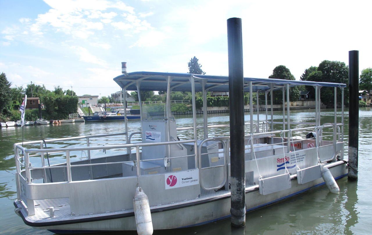 <b>Juziers, ce vendredi.</b> Le bac qui opère à partir de ce samedi la traversée entre Aubergenville chaque week-end de l’été est amarré au ponton de l’île verte de Juziers en semaine. 