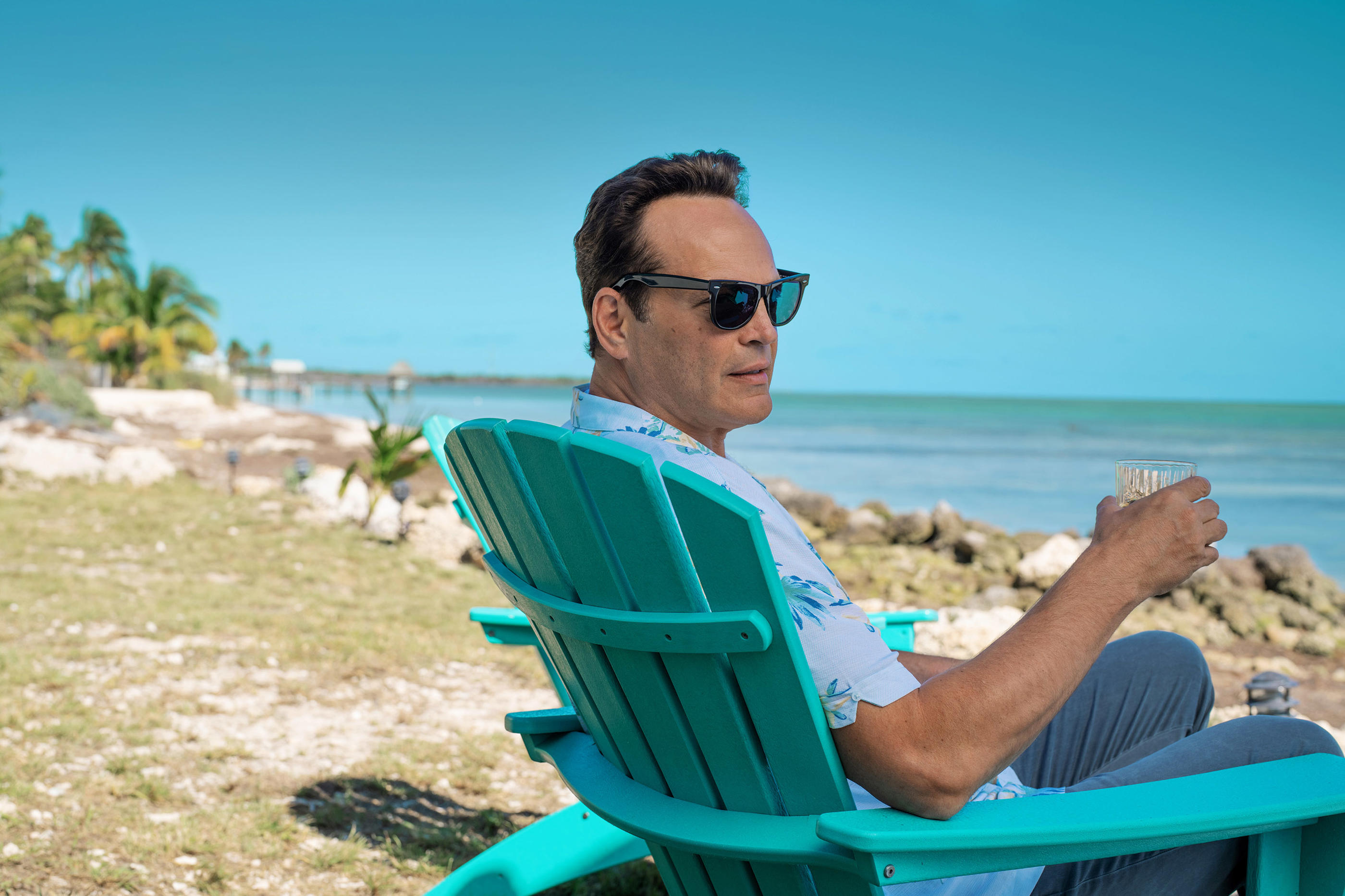 Très réussie, la série policière «Bad Monkey» promène son casting — dont Vince Vaughn en flic mis au placard — dans la photogénique région des Keys, en Floride. /Apple TV+