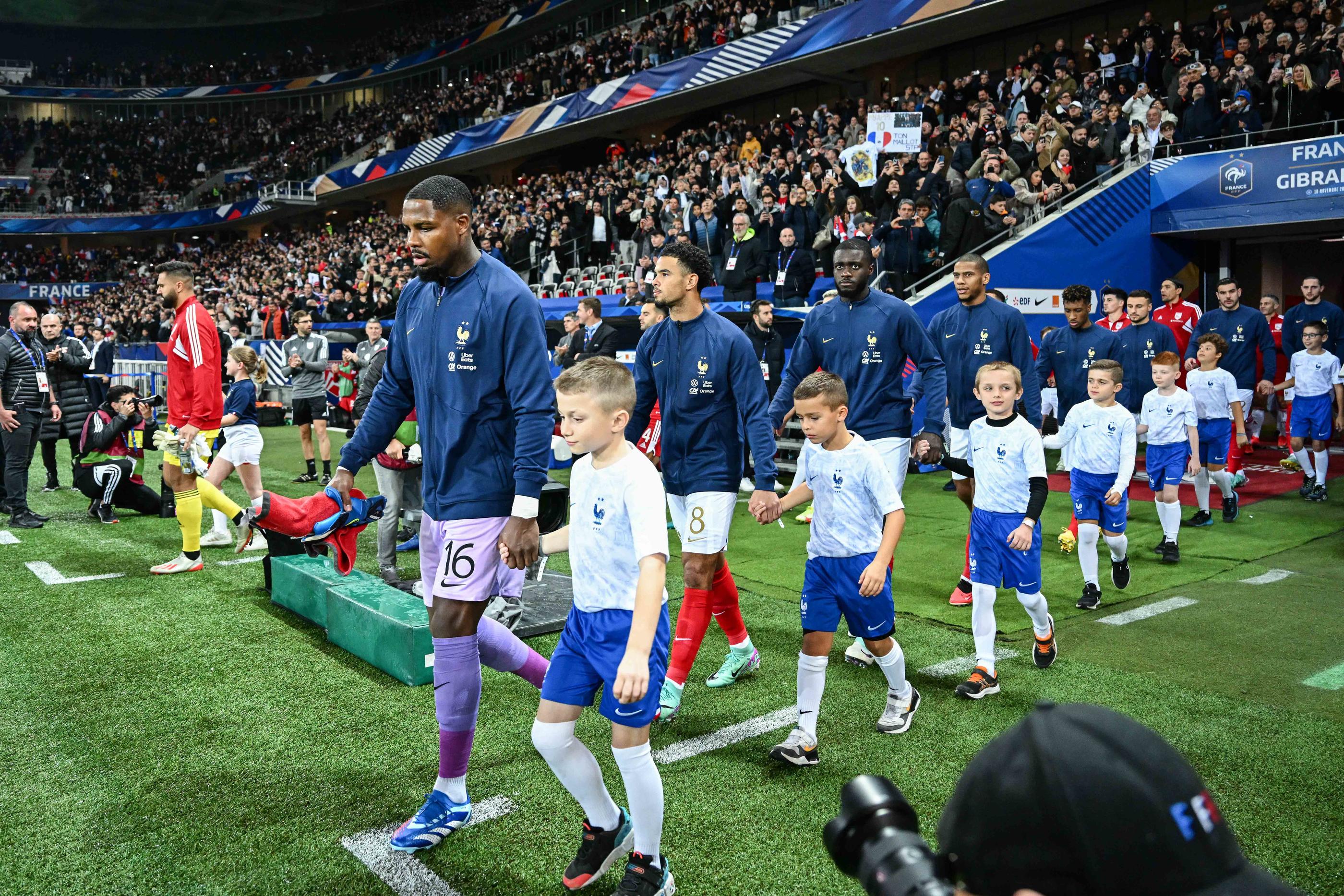 Les Bleus feront partie du premier chapeau lors du tirage au sort de l'Euro 2024 le 2 décembre. Icon Sport/Anthony Dibon