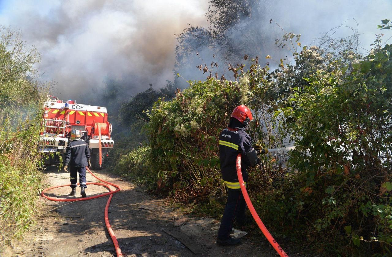 <b></b> Goussainville. Les pompiers sont intervenus trois jours durant dans une décharge sauvage où un feu s’était déclaré.