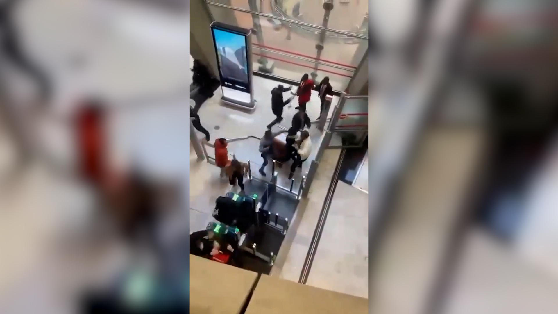 De violents incidents ont éclaté ce mercredi 27 mars dans l'aéroport de Roissy entre des manifestants kurdes et le personnel de sécurité. DR