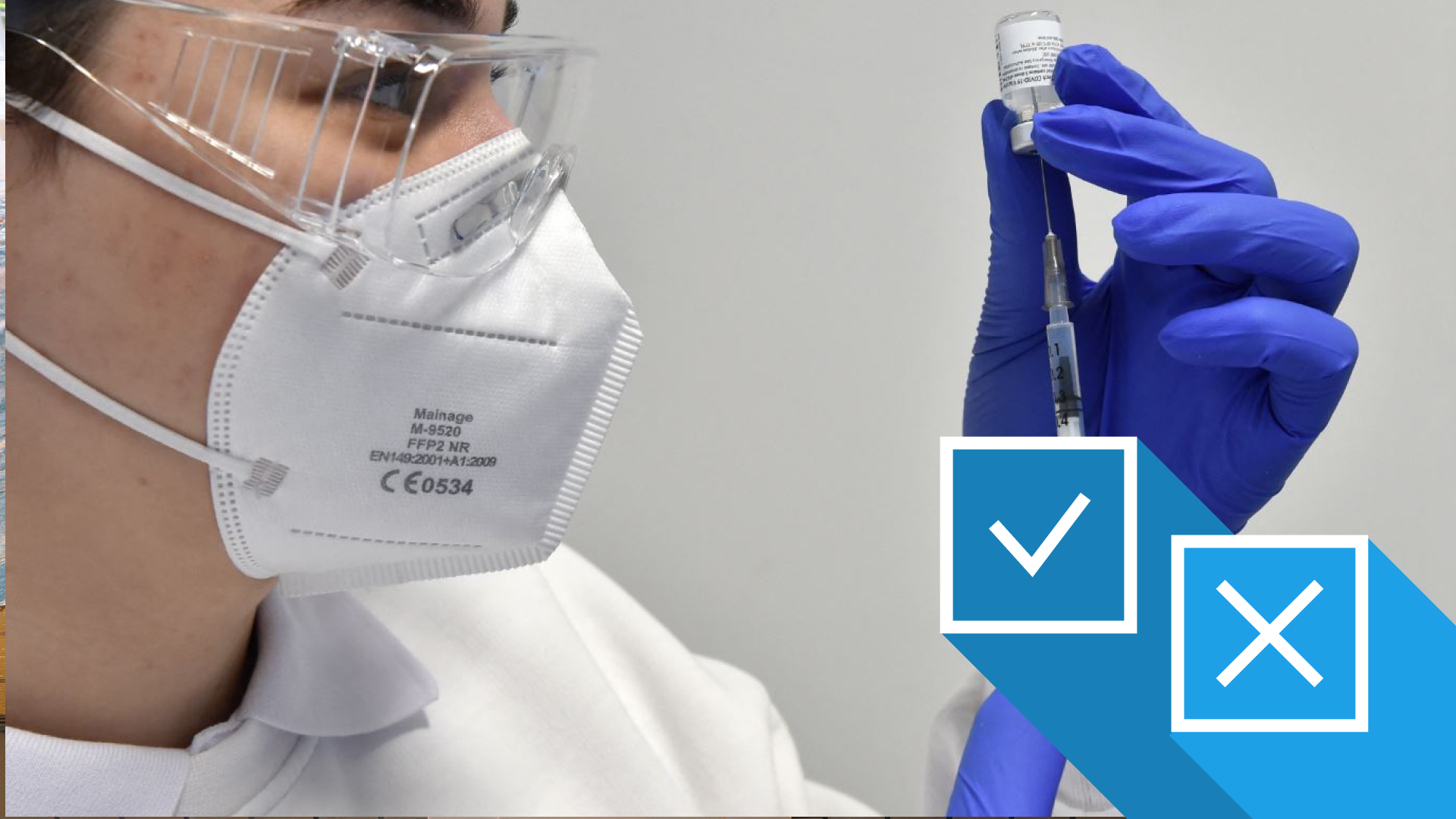 Un soignant remplit une seringue avec le vaccin Pfizer-BioNTech contre le nouveau coronavirus au centre de vaccination de Freising, dans le sud de l'Allemagne, le 2 février 2021.