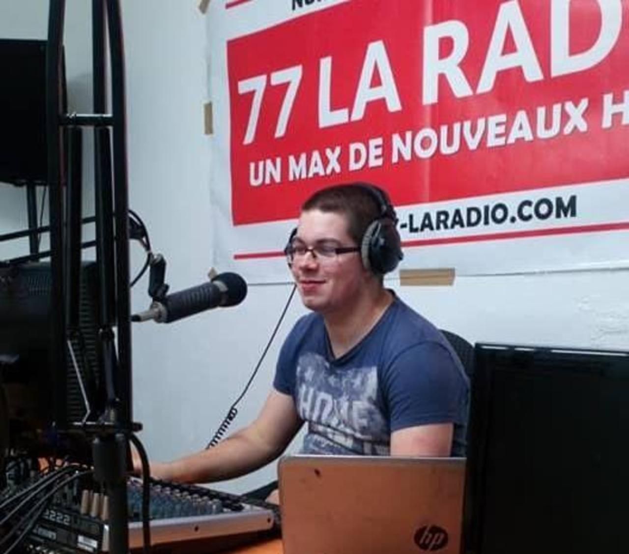 <b></b> Agé de 19 ans, Vincent Bohrer a créé en 2016 la 1re webradio de Seine-et-Marne, écoutée par près de 1 000 auditeurs par jour.